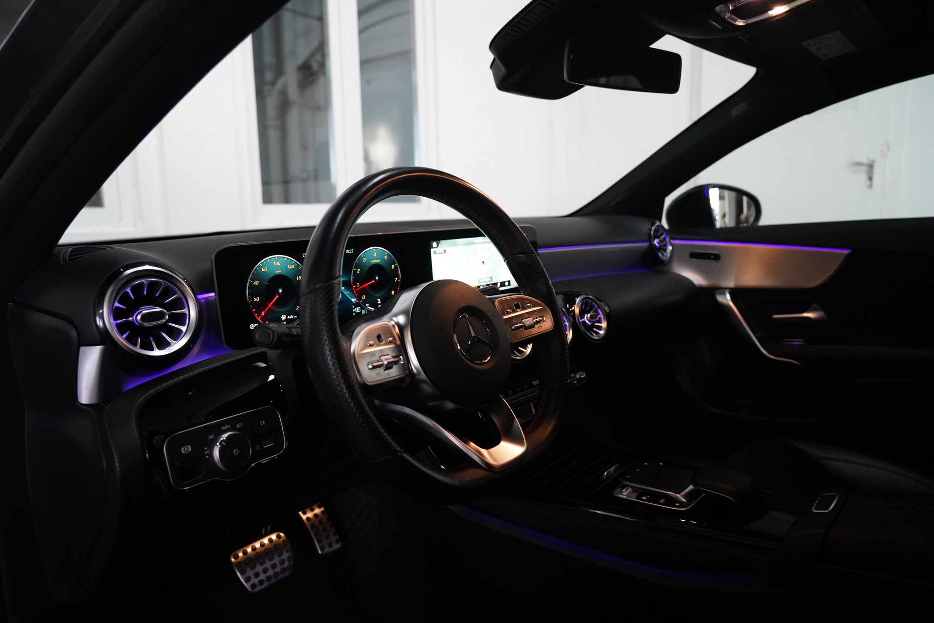 MERCEDES-BENZ A 180 AMG Line 7G-DCT-image-10