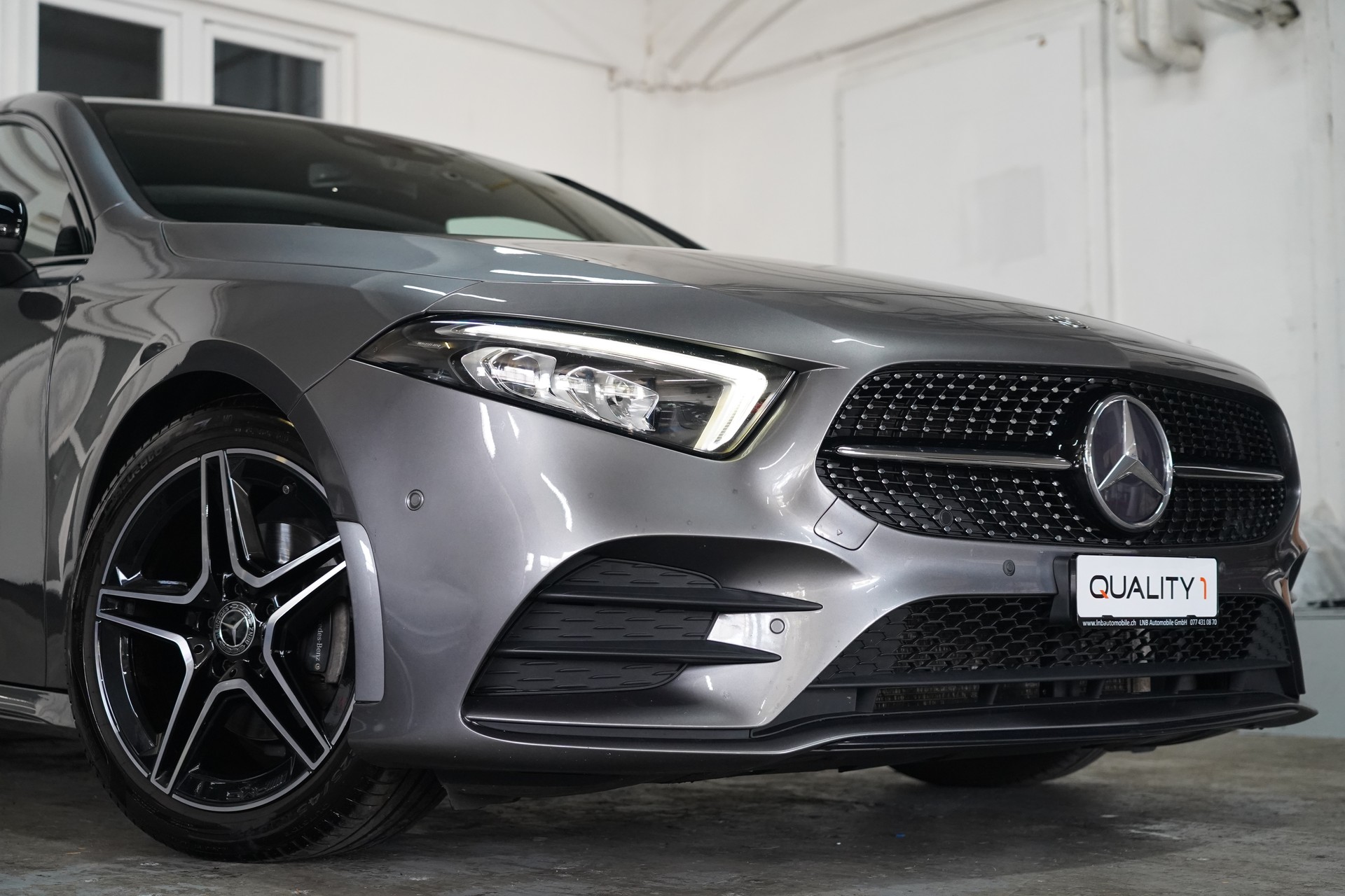 MERCEDES-BENZ A 180 AMG Line 7G-DCT-image-1