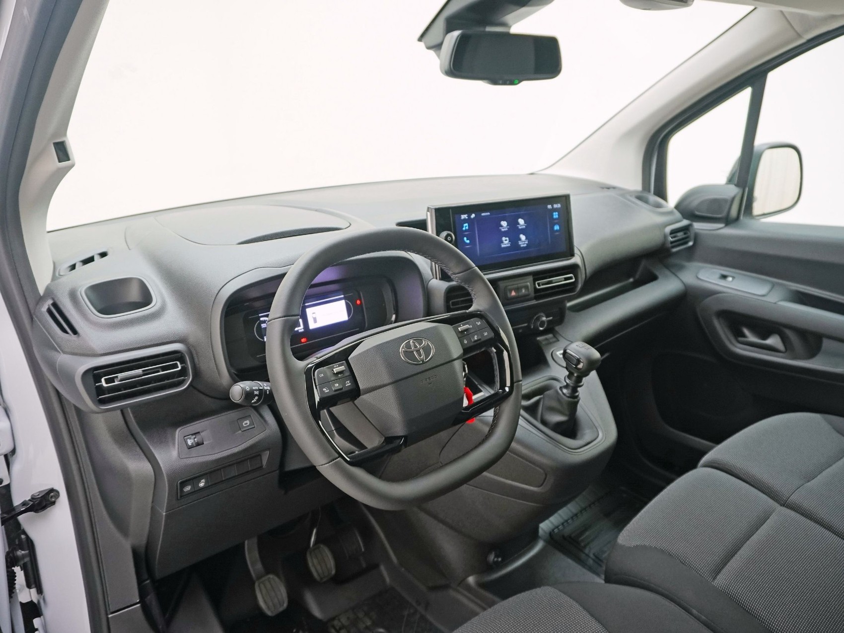 TOYOTA Proace City Van L1 1.2 Active-image-7