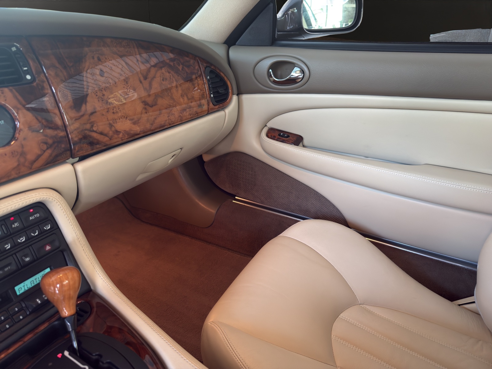 JAGUAR XK8 Sportcoupé-image-14