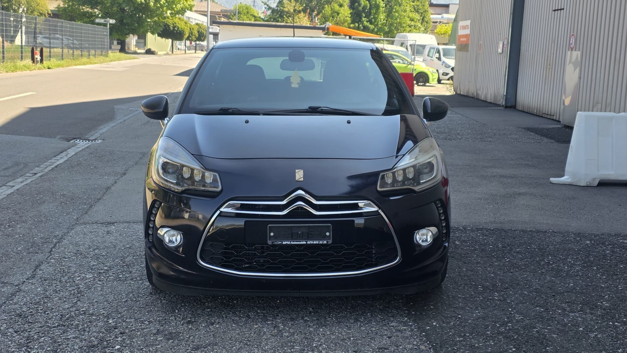 Car photo