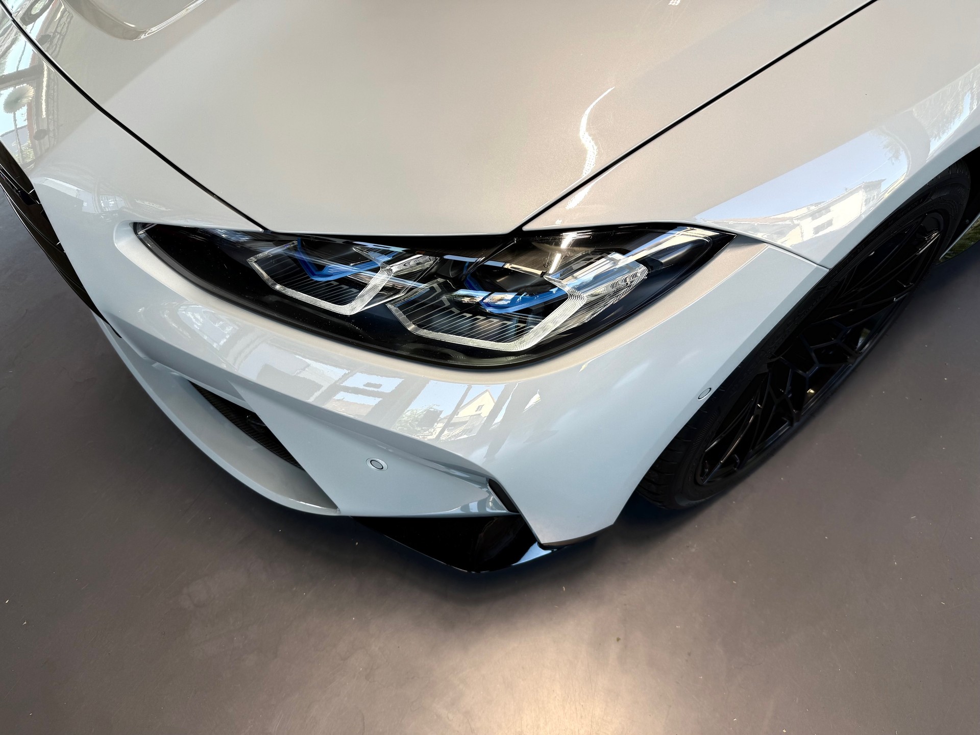 BMW M4 Coupé Competition M xDrive-showroom-element-2