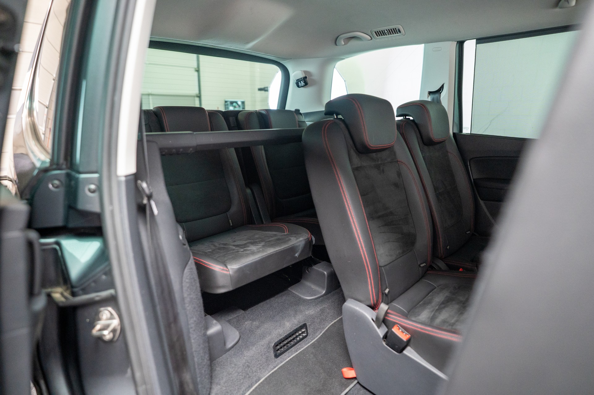 SEAT Alhambra 2.0 TDI 150 Hola FR-Line DSG / 7 Sitze / EL. Schiebetüren-image-16