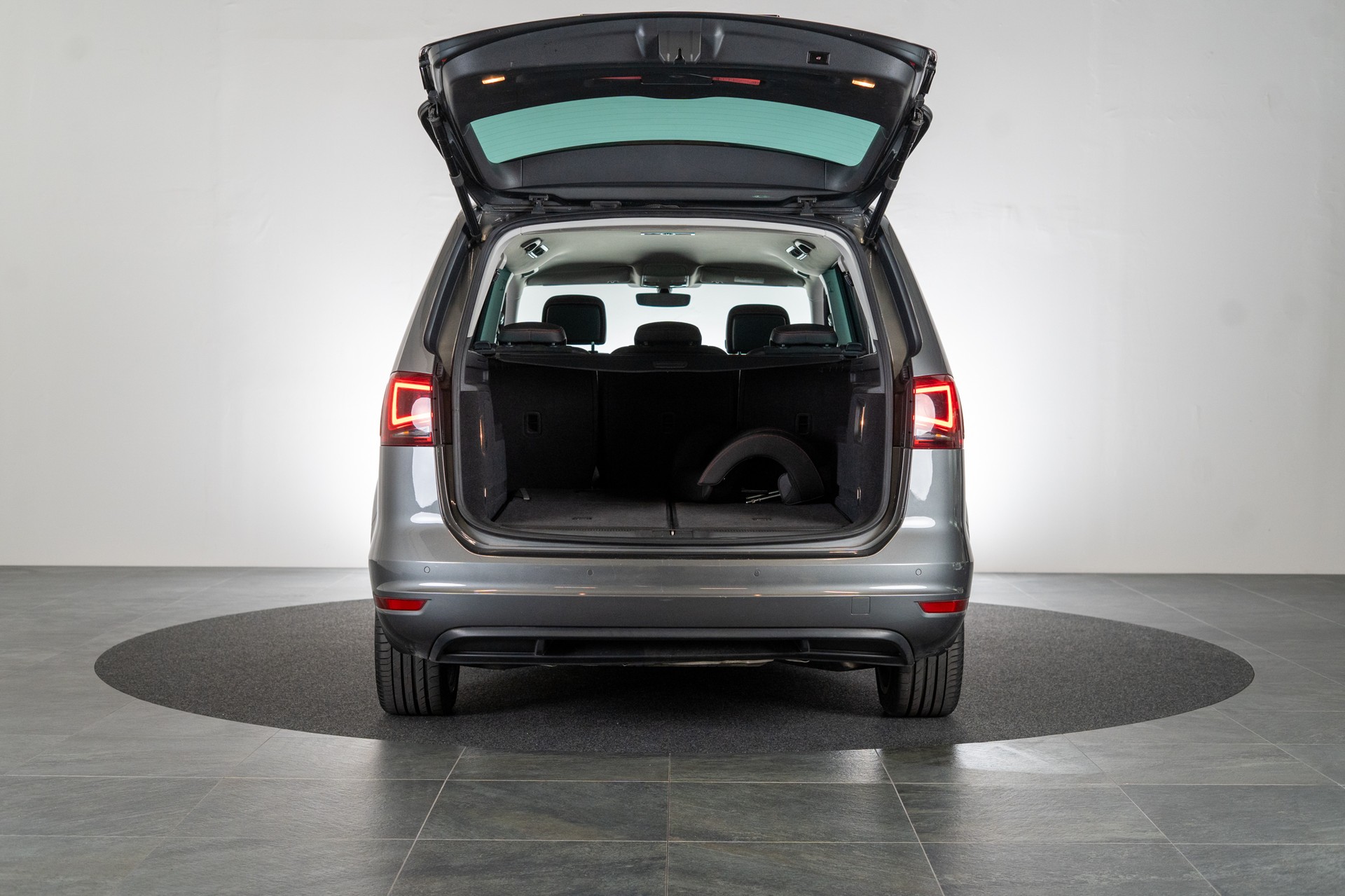 SEAT Alhambra 2.0 TDI 150 Hola FR-Lina DSG / 7 Sitze / EL. Schiebetüren-image-5