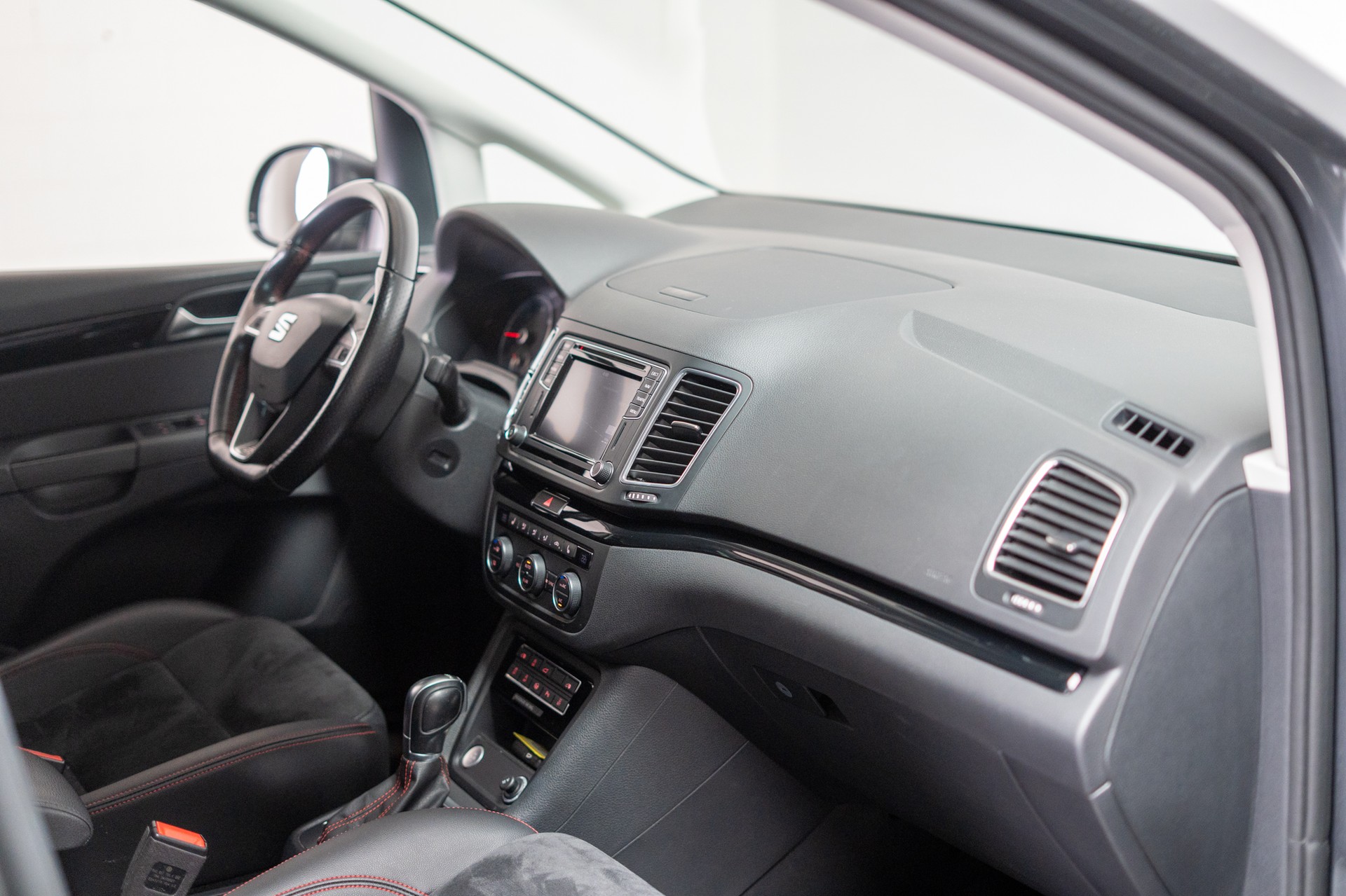 SEAT Alhambra 2.0 TDI 150 Hola FR-Line DSG / 7 Sitze / EL. Schiebetüren-image-19