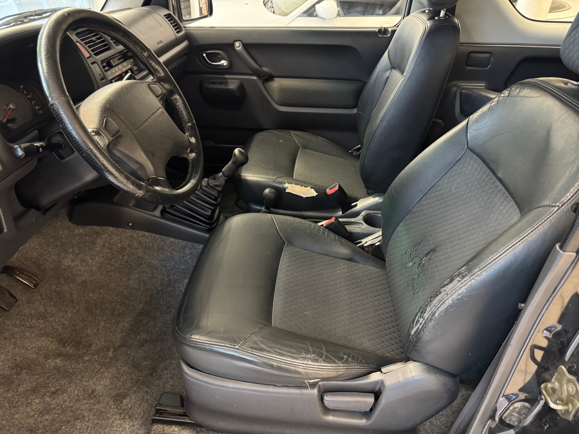SUZUKI Jimny 1.3 16V JLX Top-image-10