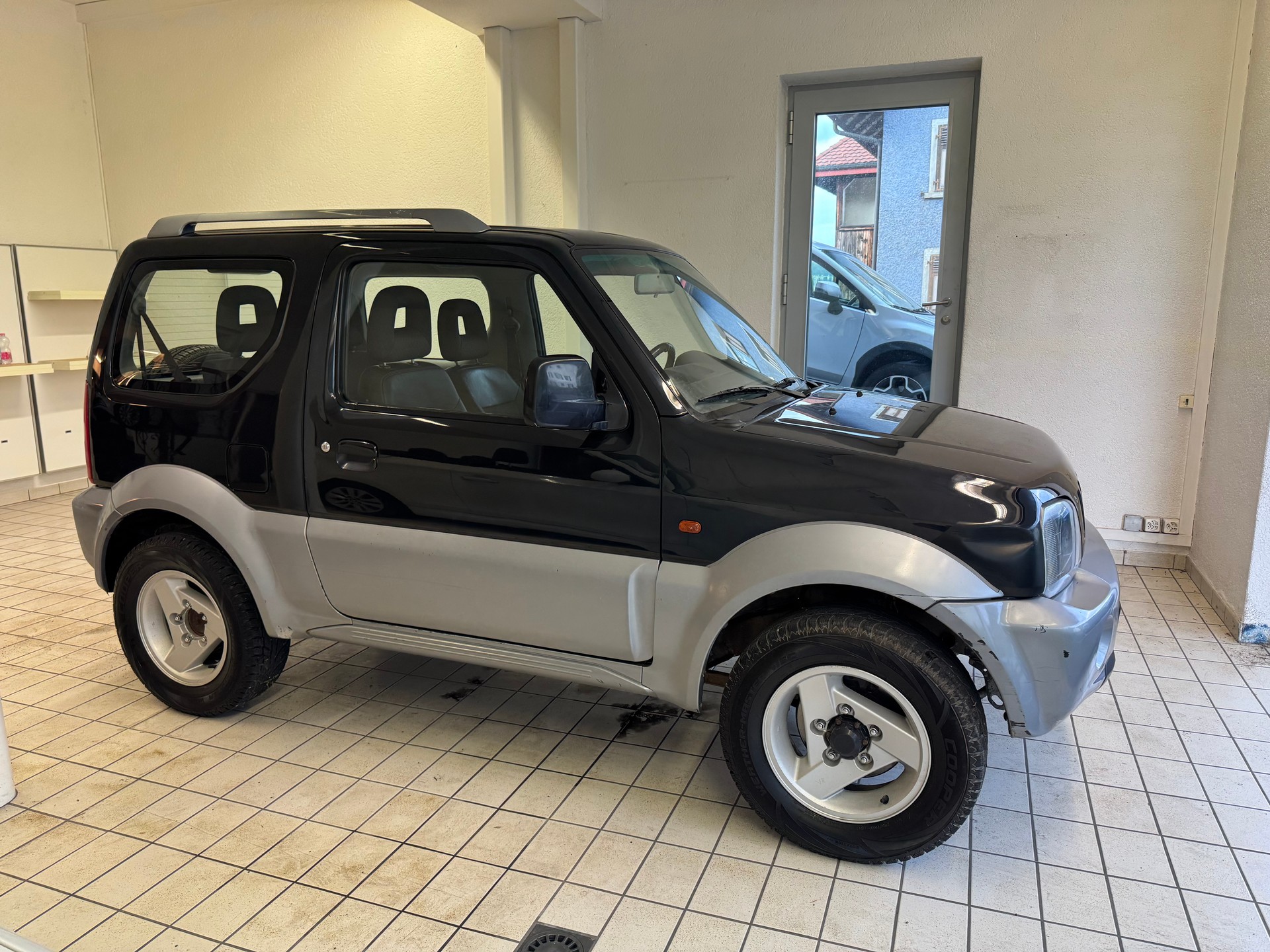 SUZUKI Jimny 1.3 16V JLX Top-image-4