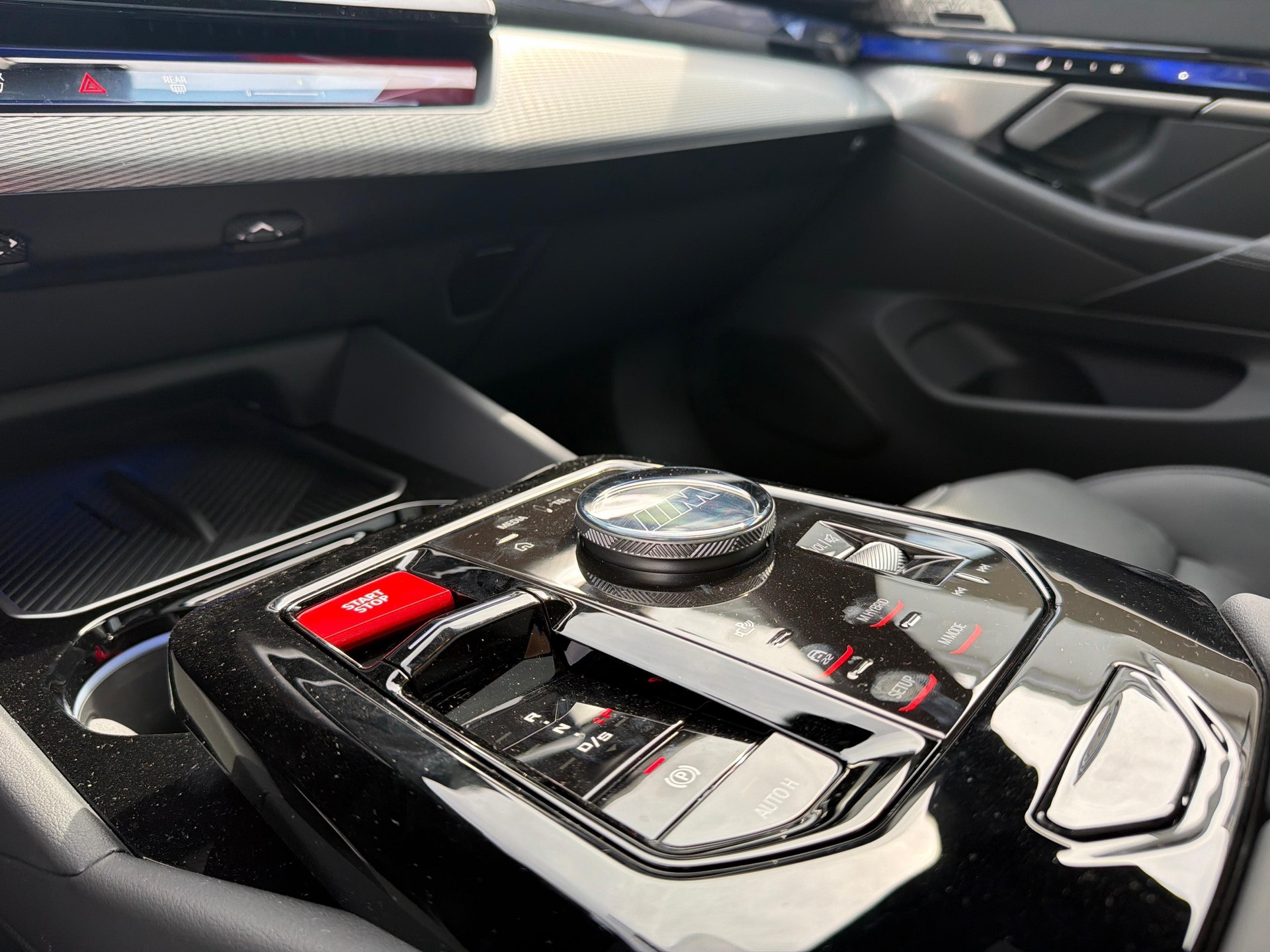 BMW M5 xDrive Touring-image-15