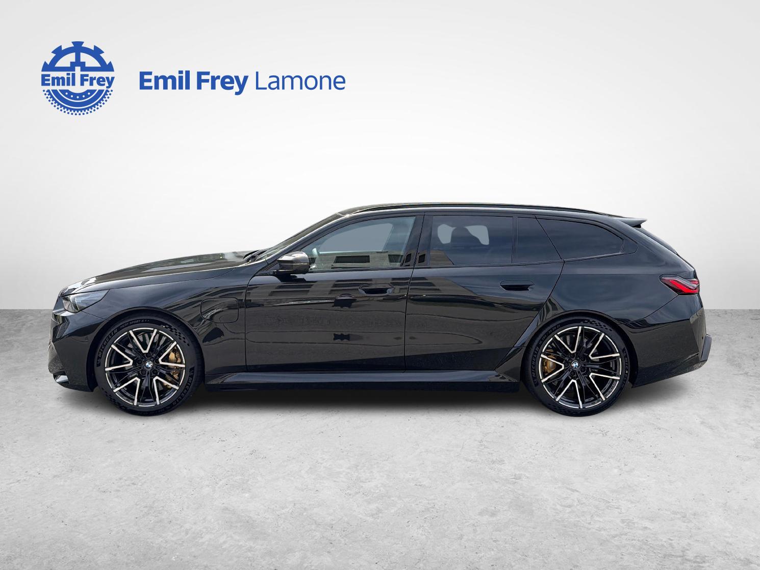 BMW M5 xDrive Touring-image-1