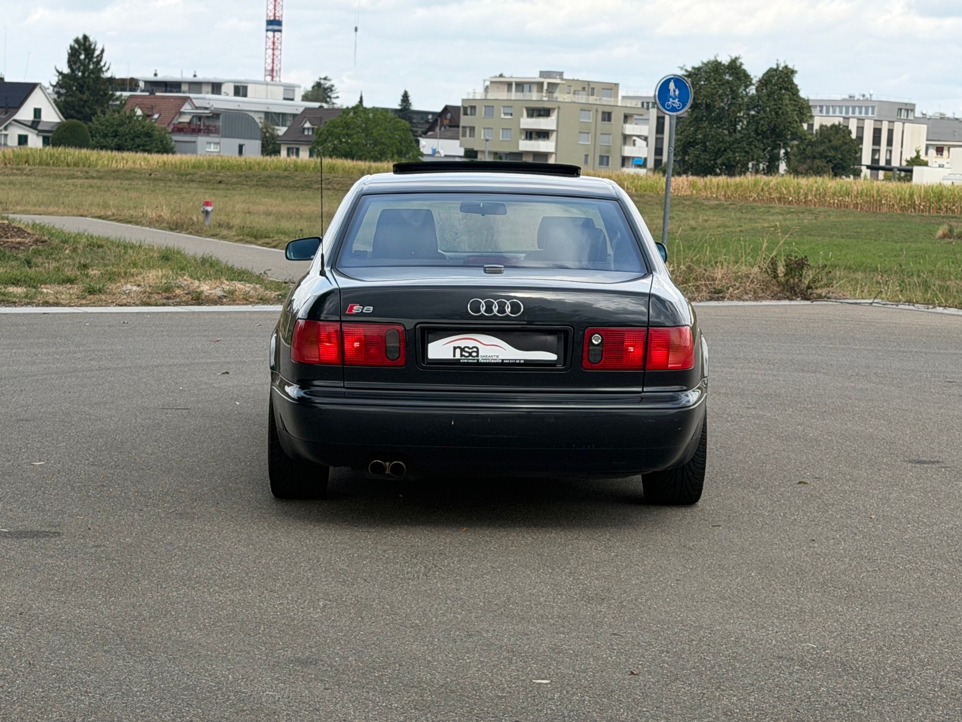AUDI S8 4.2 quattro-image-6
