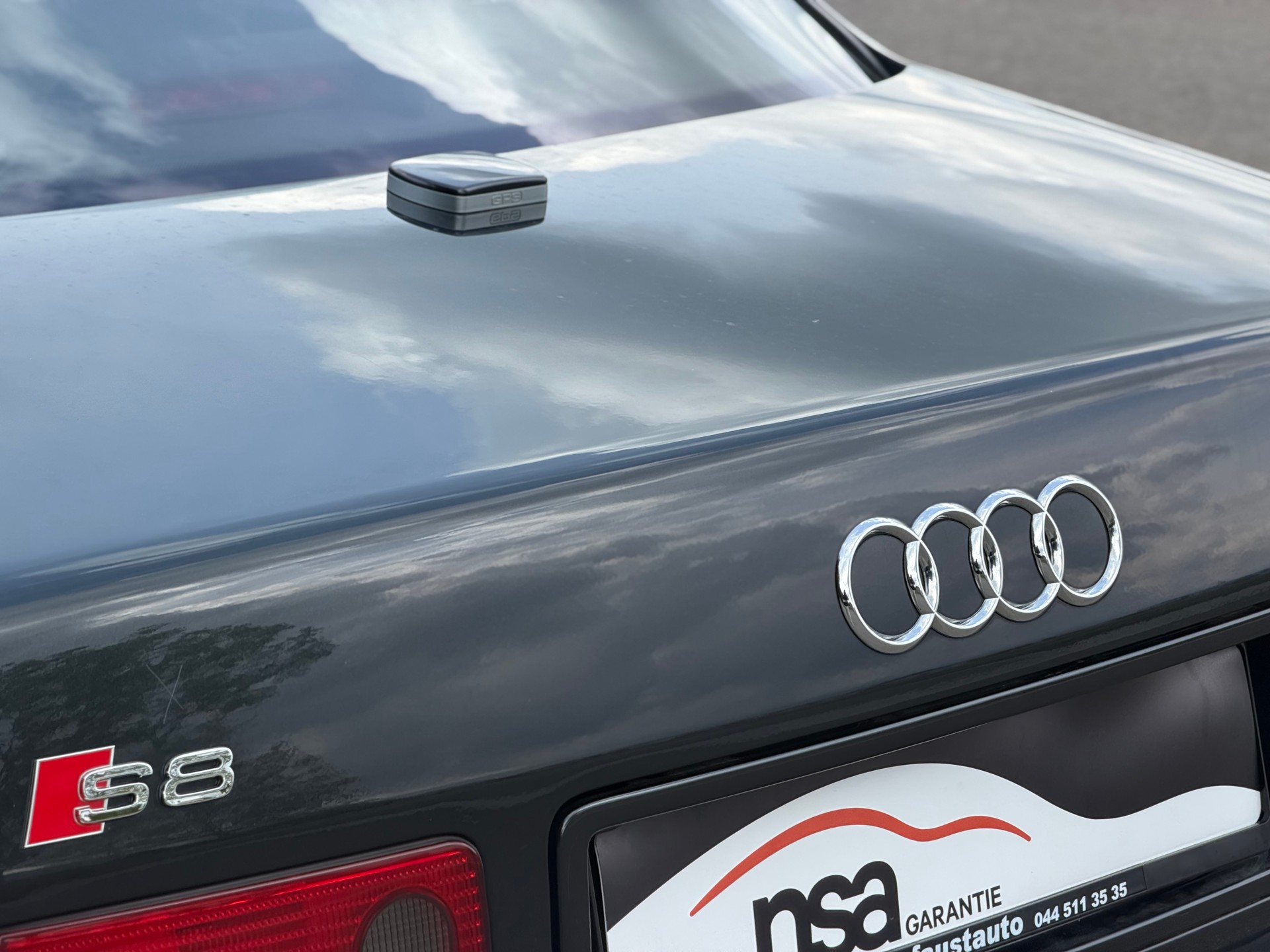 AUDI S8 4.2 quattro-image-7