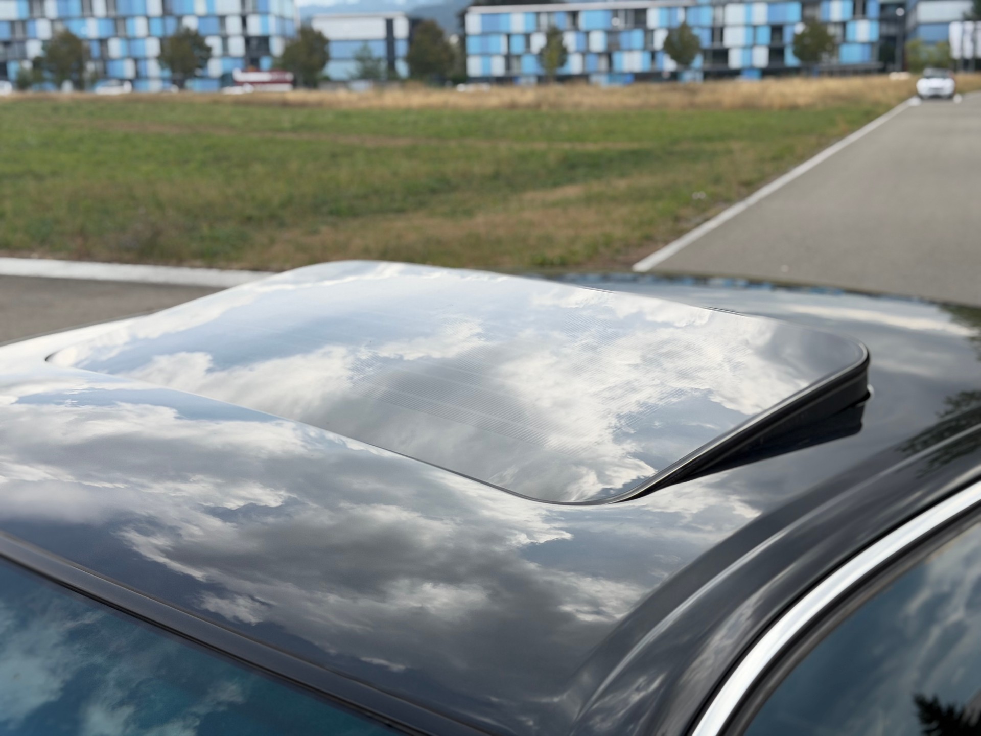 AUDI S8 4.2 quattro-image-9