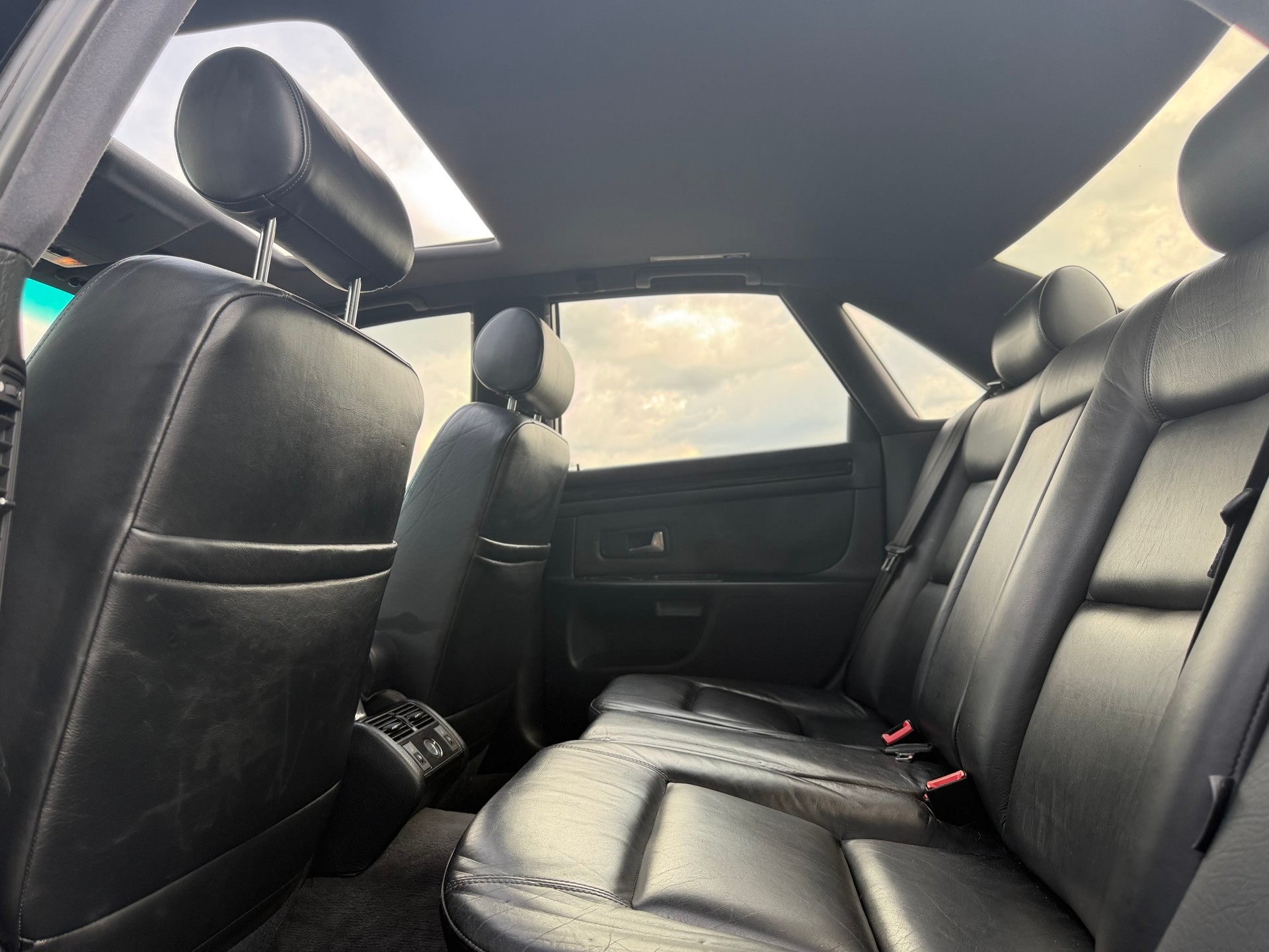 AUDI S8 4.2 quattro-image-12