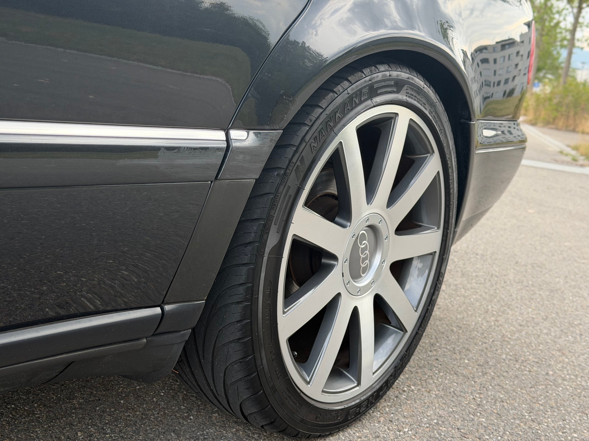 AUDI S8 4.2 quattro-image-8