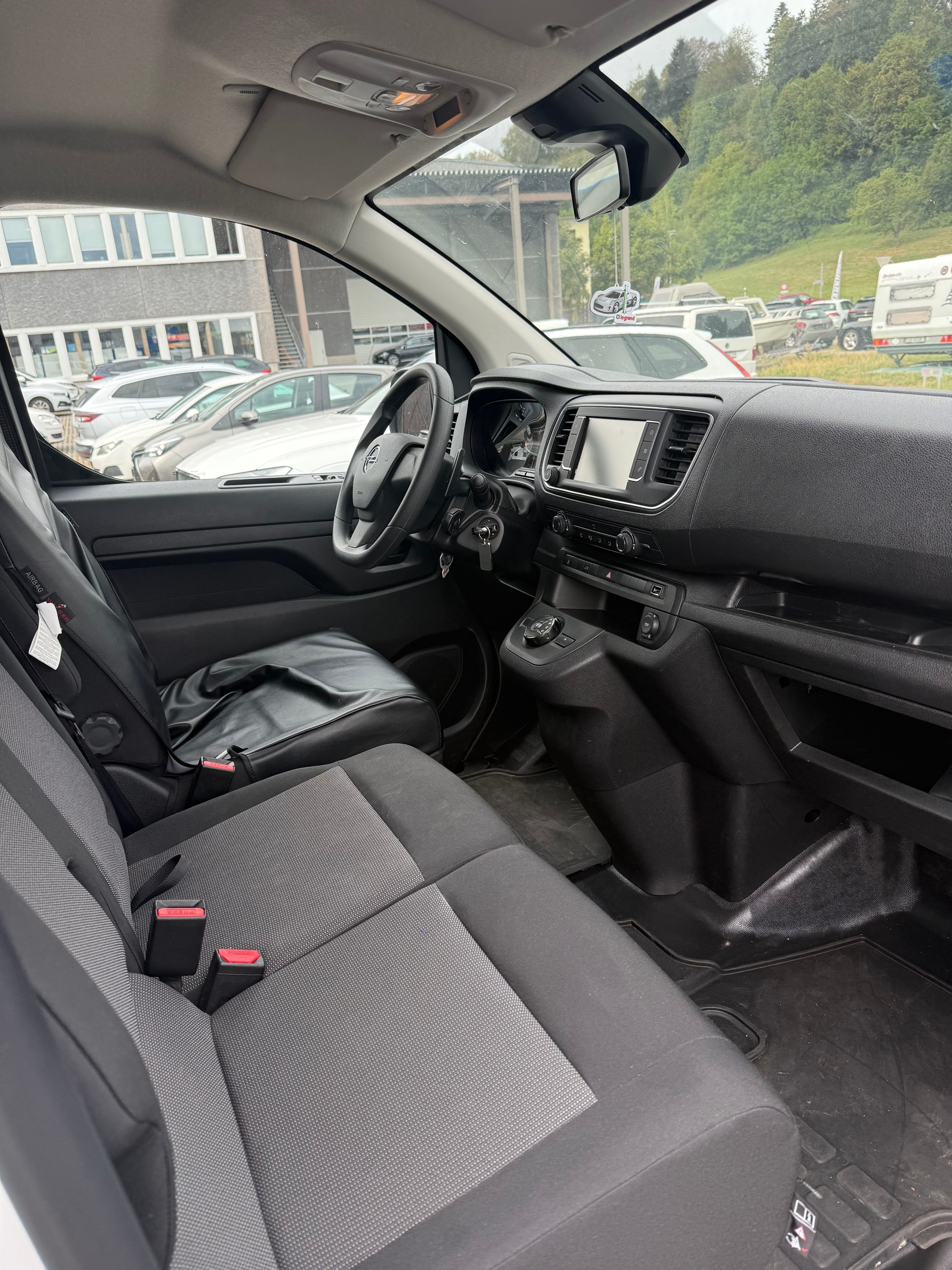 OPEL Vivaro Cargo 2.0 D s/s L EN Aut.-image-9