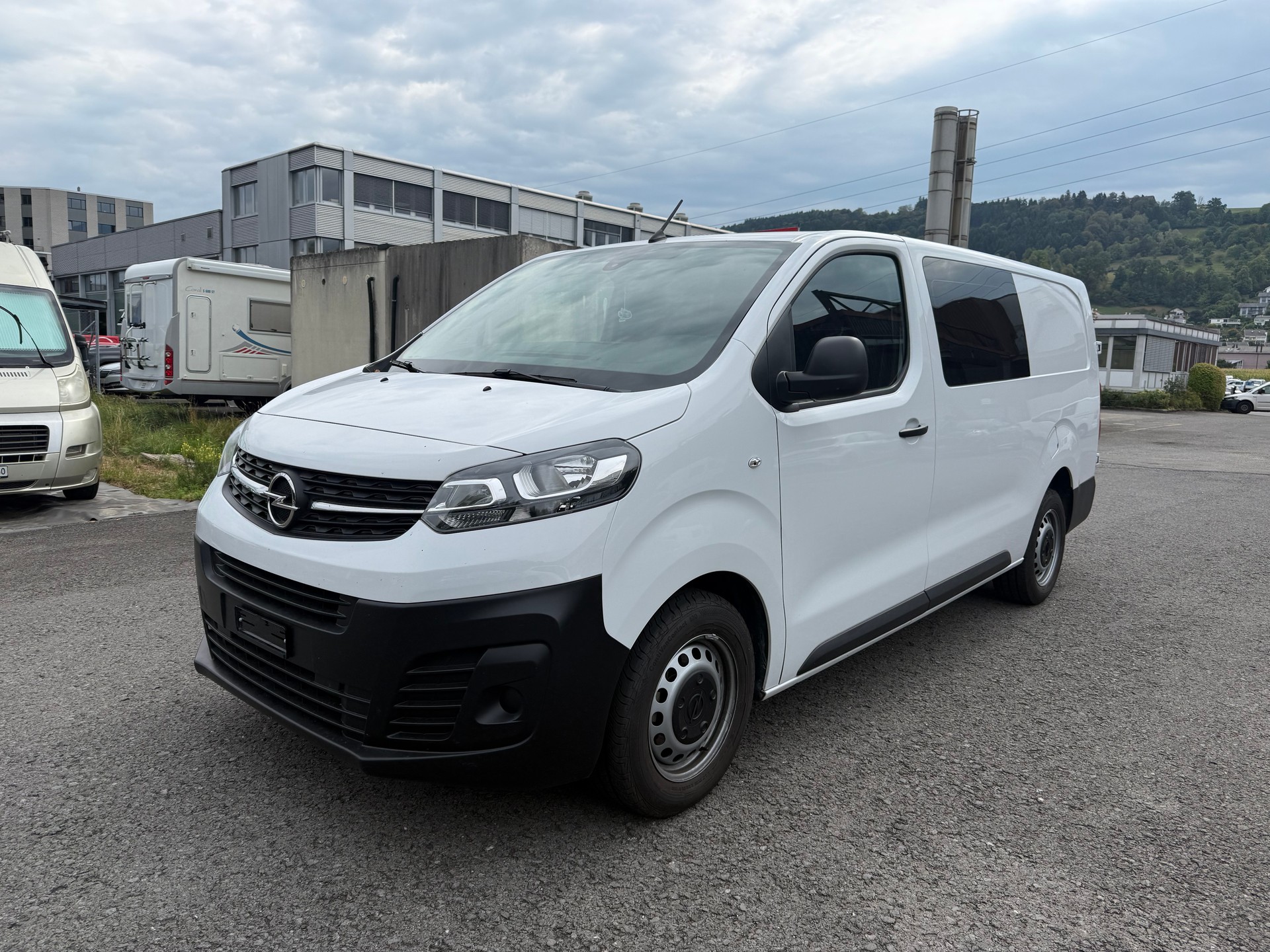 OPEL Vivaro Cargo 2.0 D s/s L EN Aut.-image-1