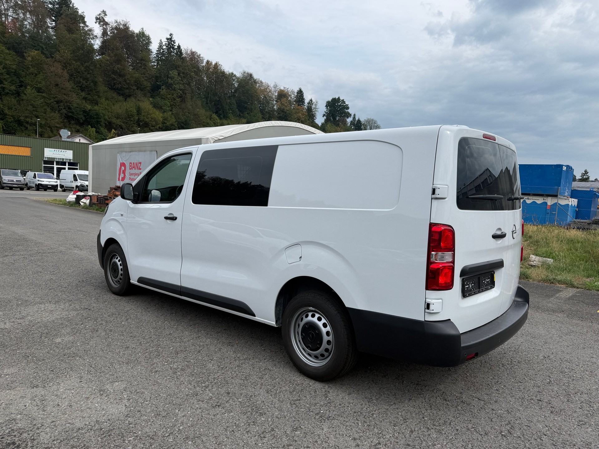 OPEL Vivaro Cargo 2.0 D s/s L EN Aut.-image-2