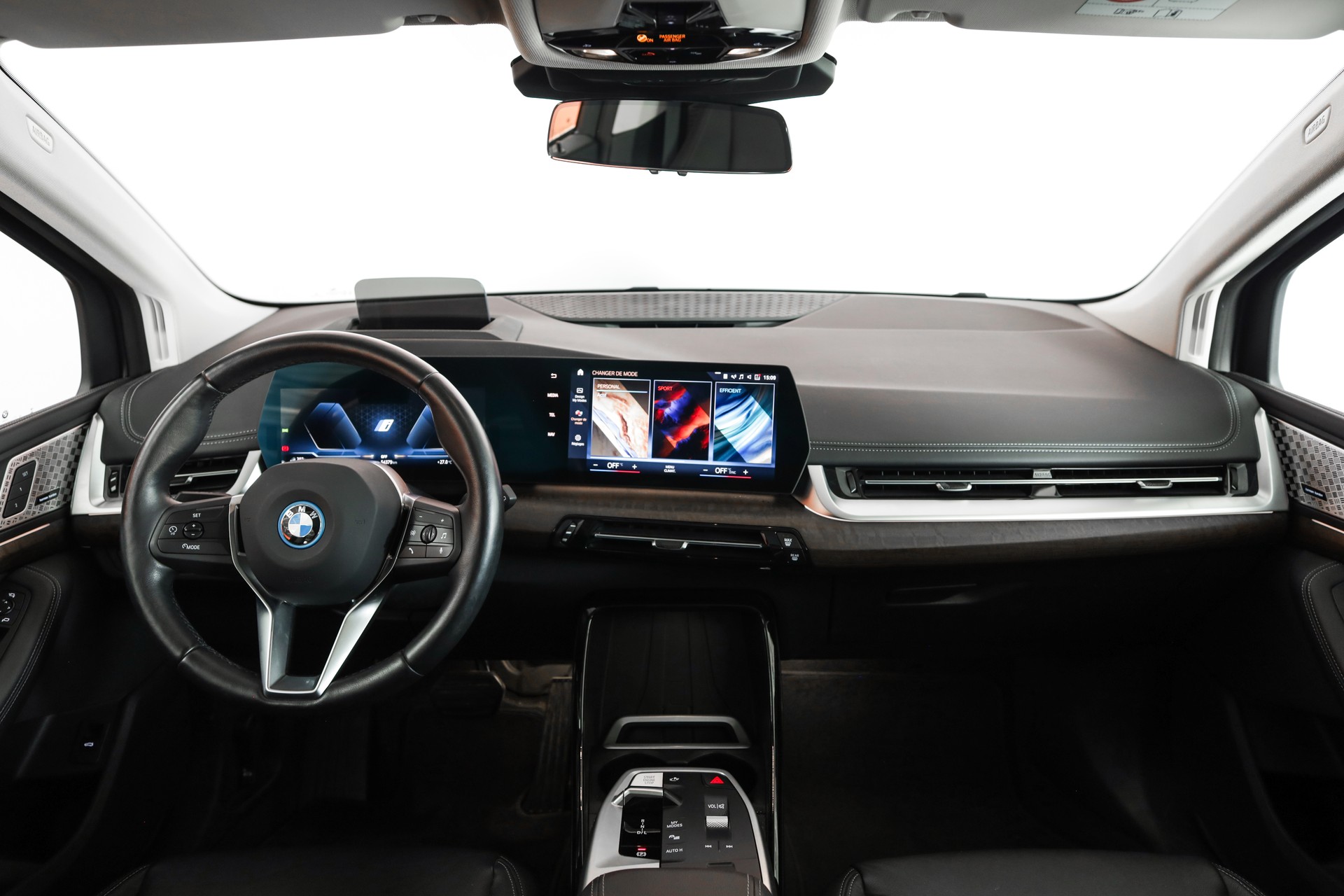 BMW 225e xDrive Active Tourer Luxury Line * Panoramaglass / Driving Assistant Pro / Pack innovation-image-11