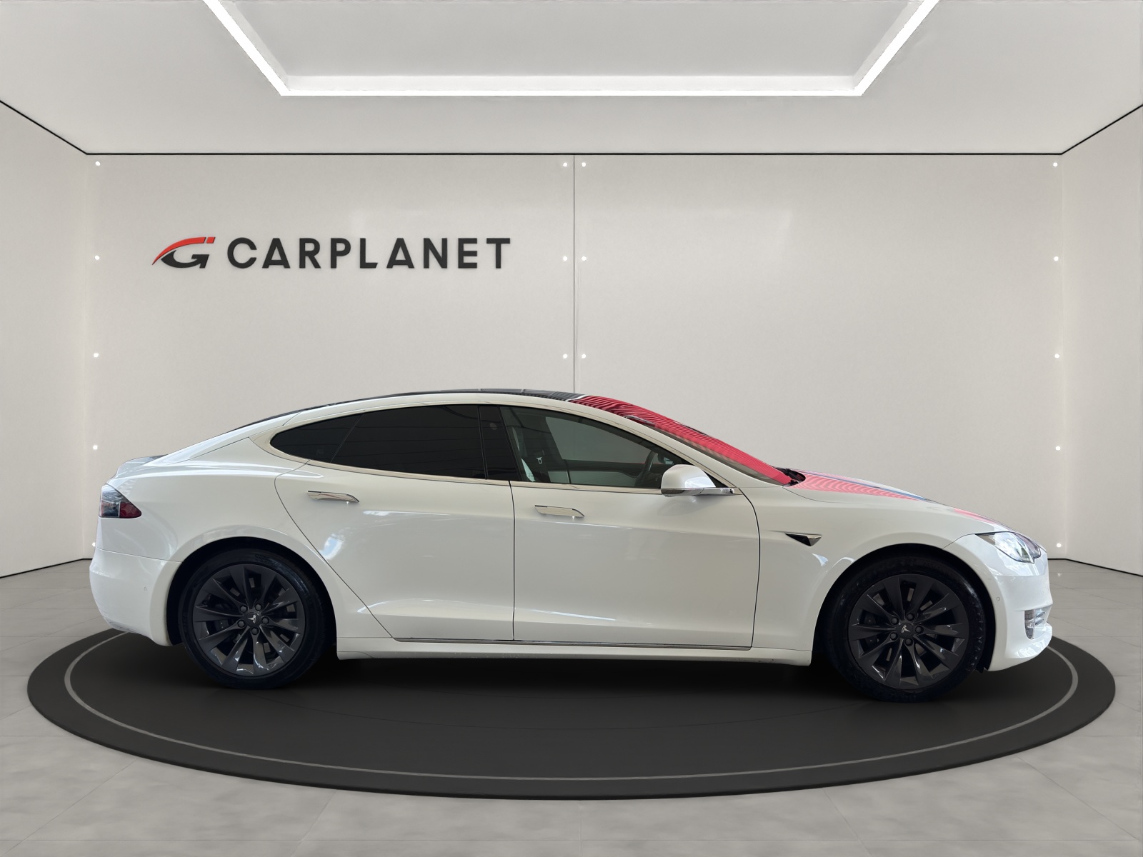 TESLA Model S Long Range 572PS-showroom-element-2