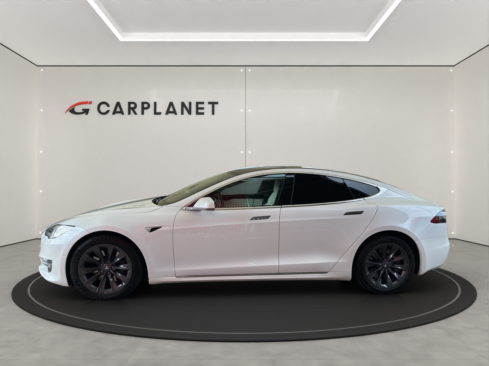 TESLA Model S Long Range 572PS-showroom-element-1