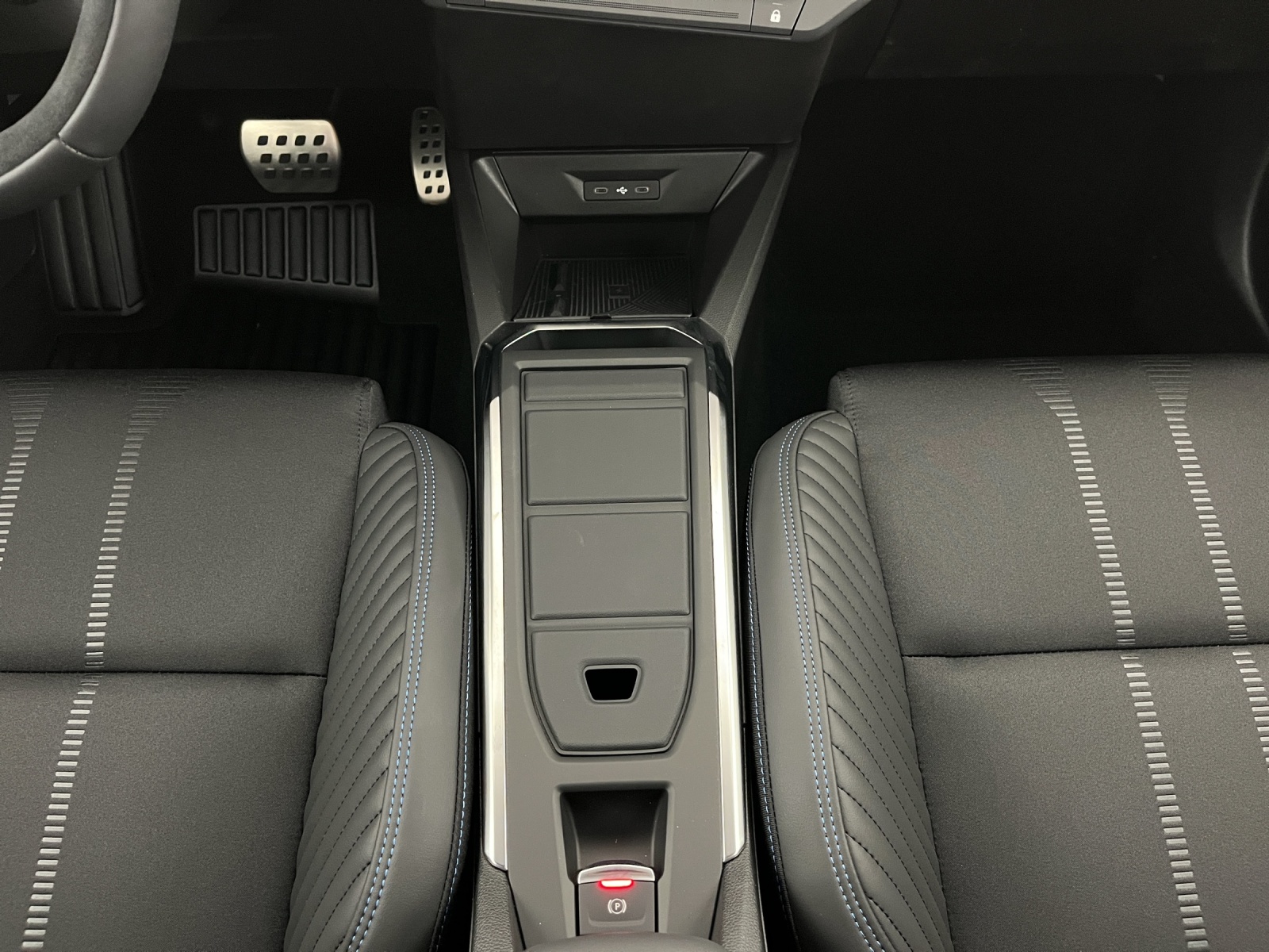 RENAULT Clio 1.8 E-Tech esprit Alpine-image-14