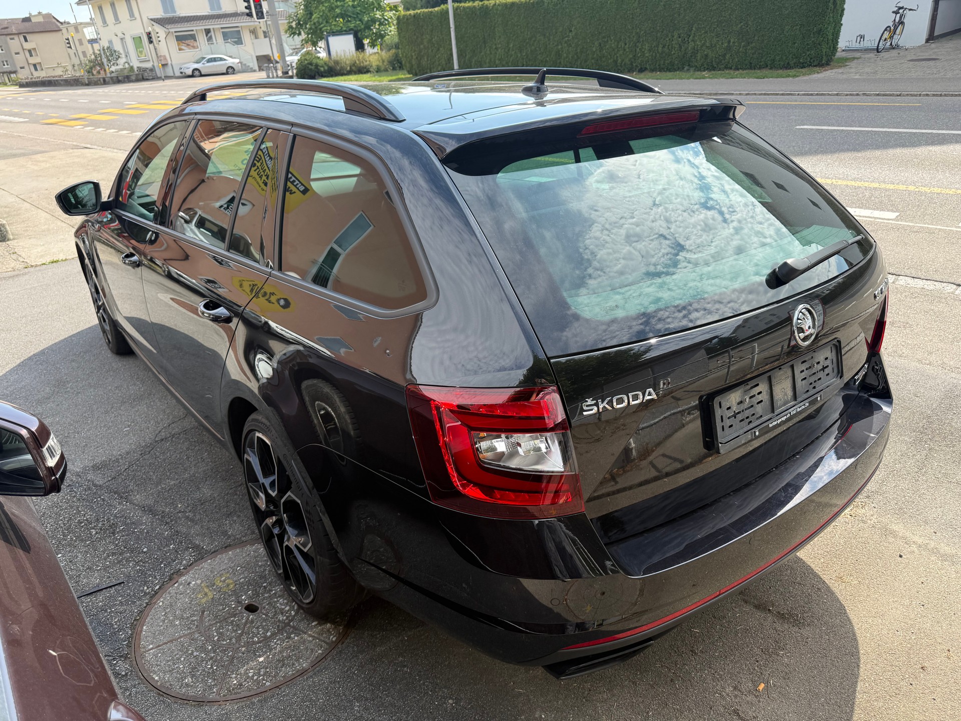 SKODA Octavia Combi 2.0 TSI RS 245 DSG-image-4