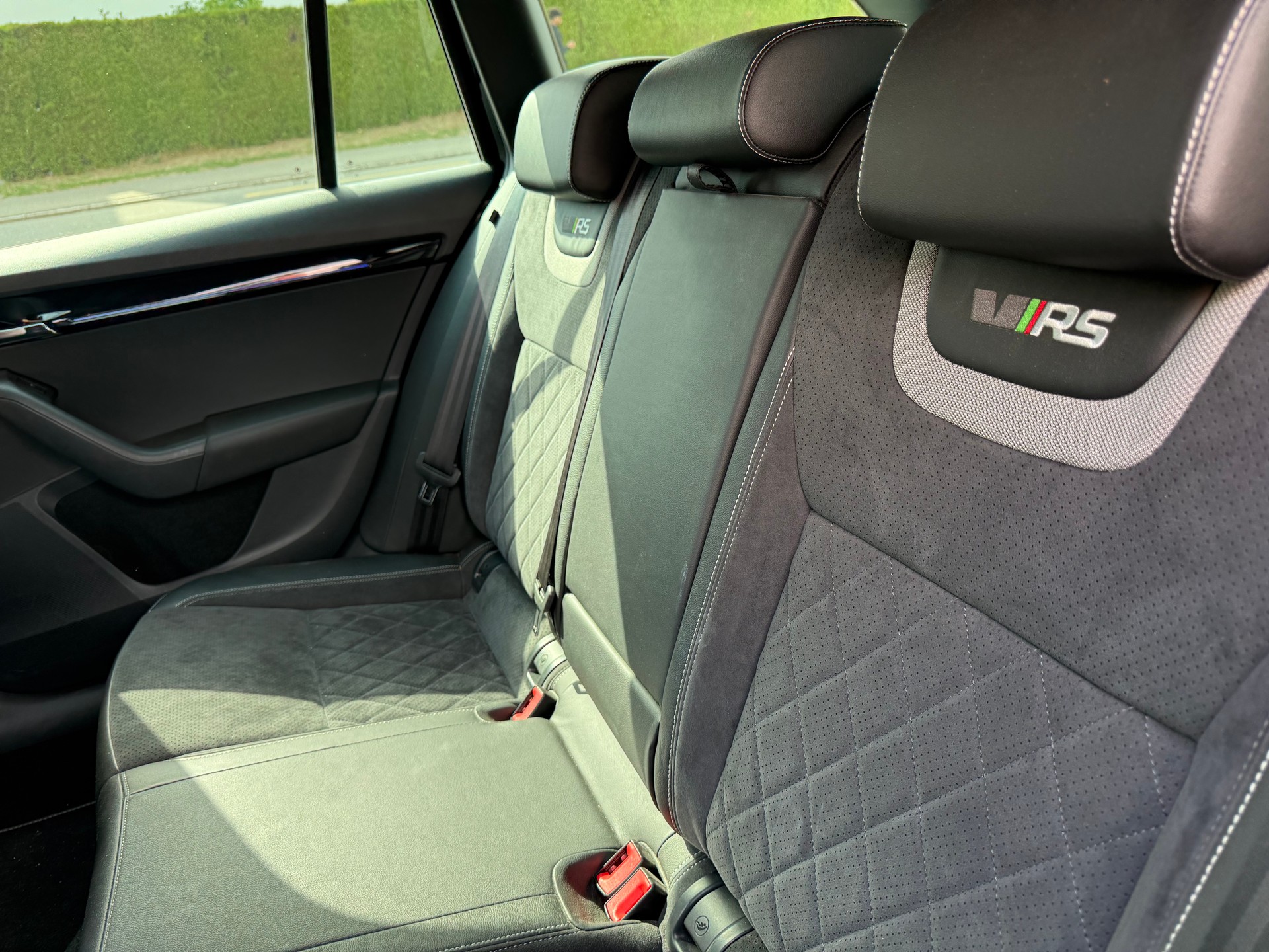 SKODA Octavia Combi 2.0 TSI RS 245 DSG-image-7