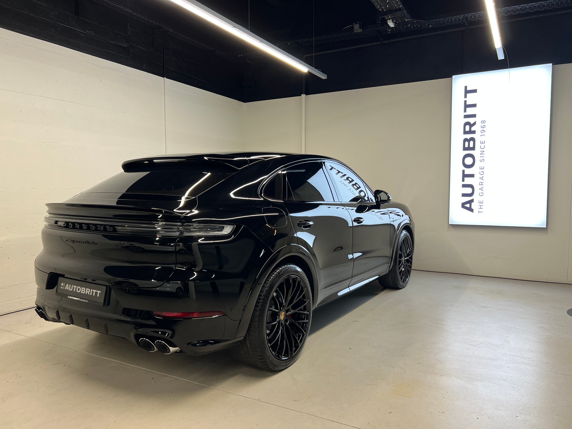 PORSCHE Cayenne Coupé 4.0 V8 Turbo E-Hybrid-image-1