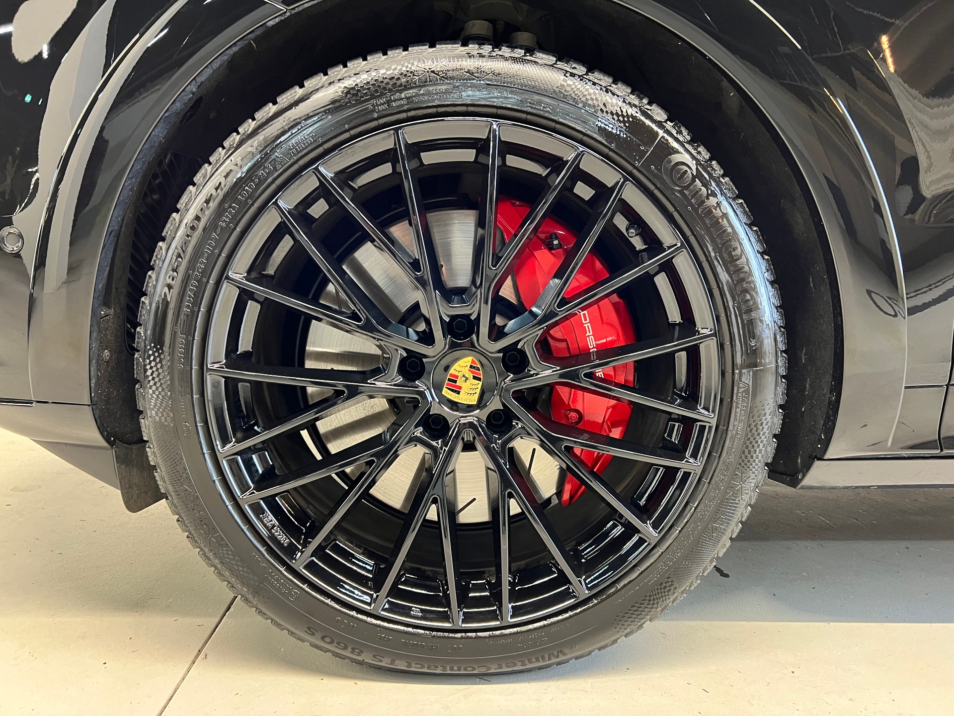 PORSCHE Cayenne Coupé 4.0 V8 Turbo E-Hybrid-image-10