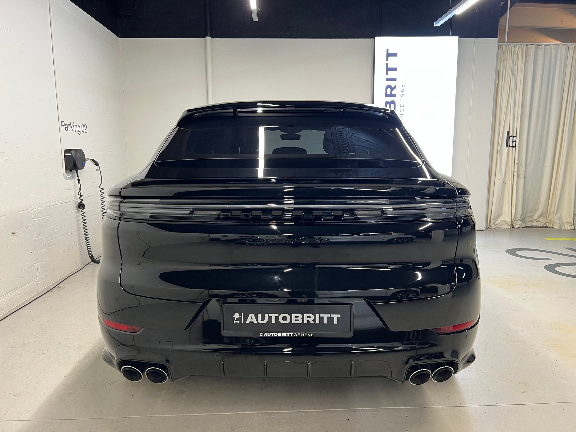 PORSCHE Cayenne Coupé 4.0 V8 Turbo E-Hybrid-image-8