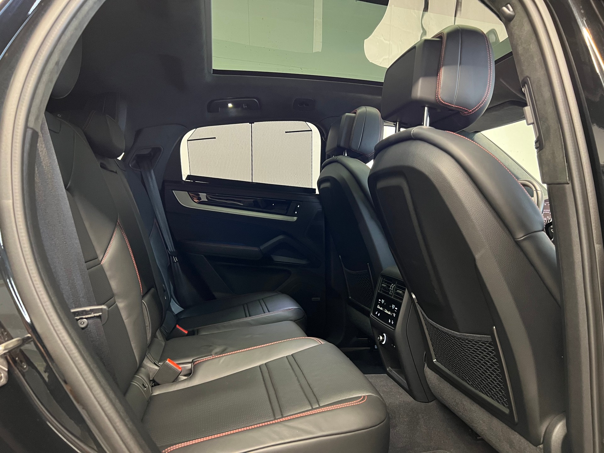 PORSCHE Cayenne Coupé 4.0 V8 Turbo E-Hybrid-image-6