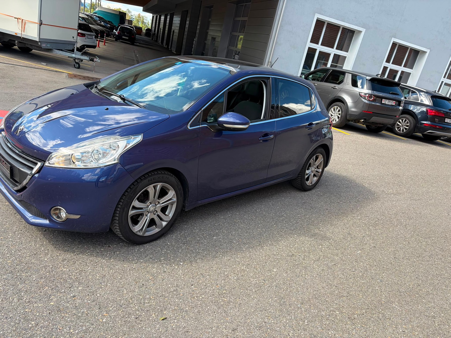 PEUGEOT 208 1.6 BlueHDi Allure-image-0