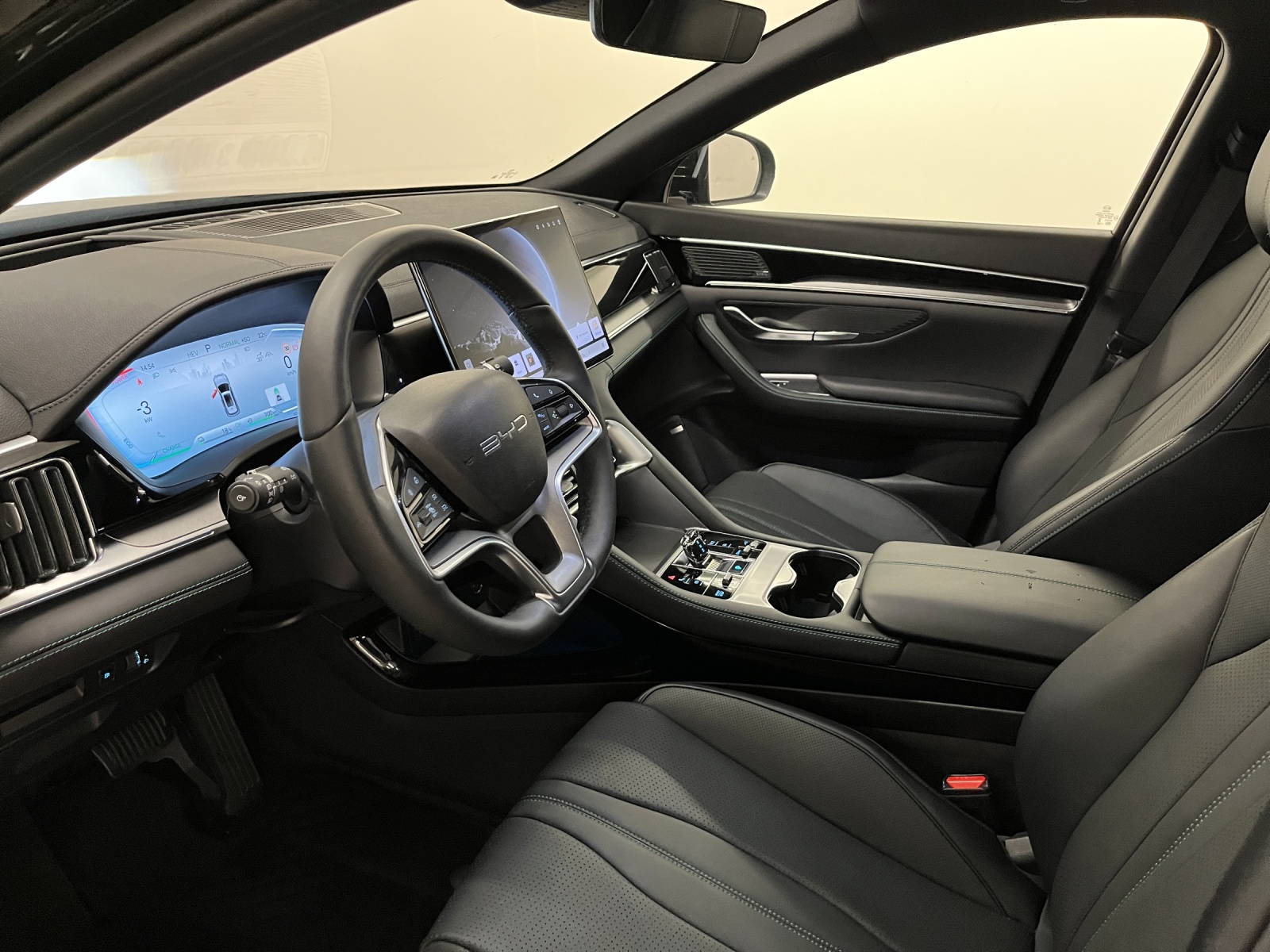 BYD Seal U DM-i Design AWD-image-7