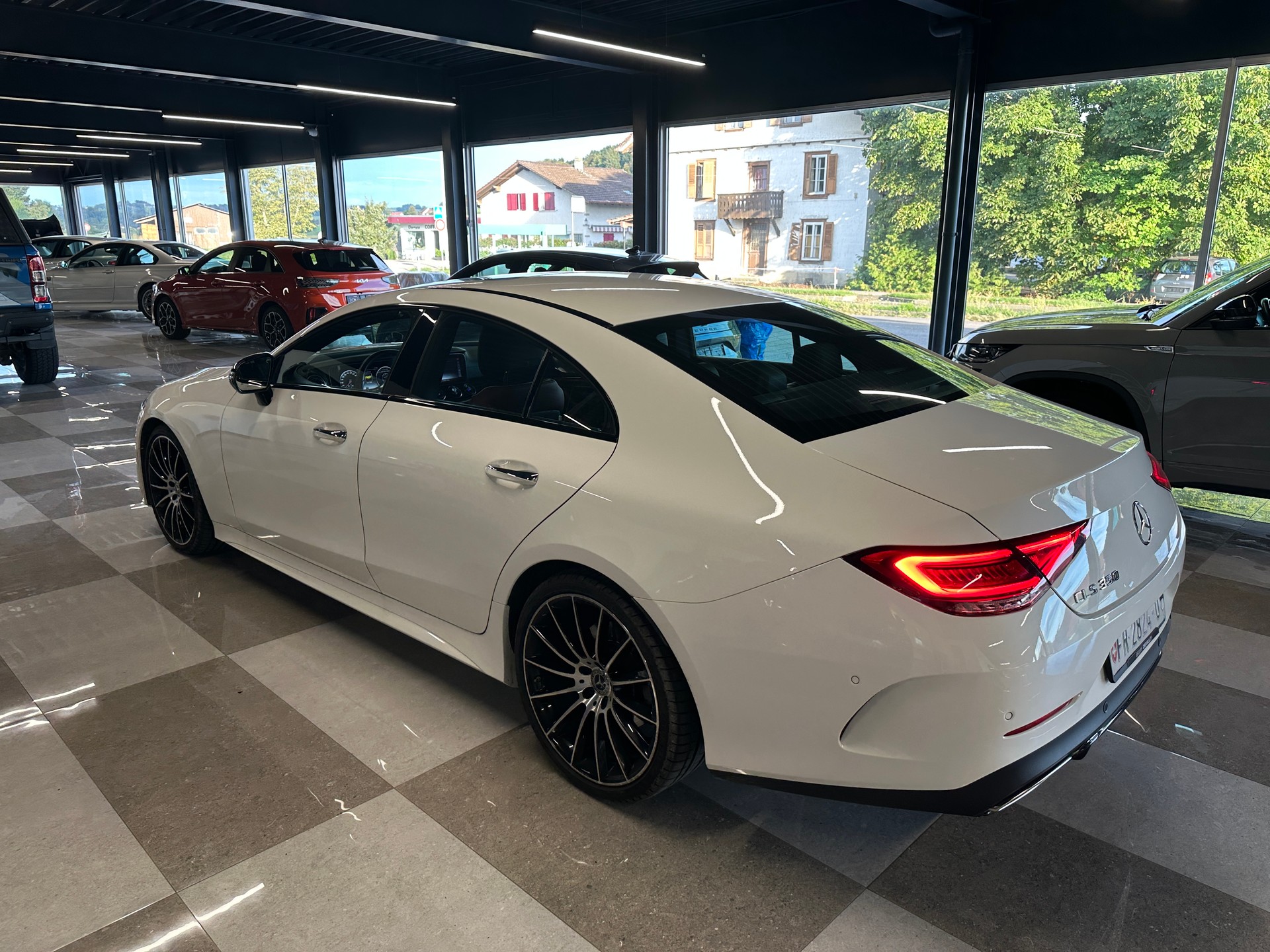MERCEDES-BENZ CLS 350 AMG Line 9G-Tronic-image-5