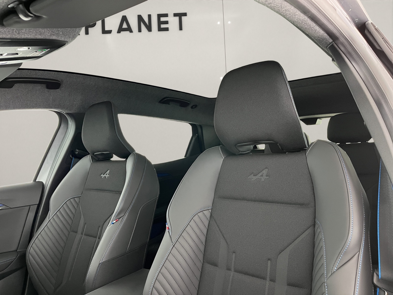 RENAULT Scénic E-Tech esprit Alpine-image-14