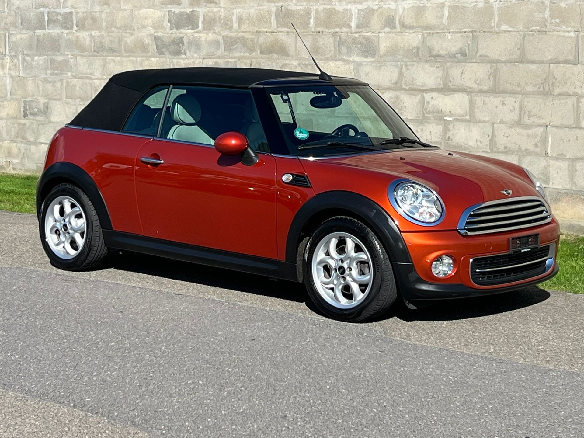 MINI Cooper Cabriolet-image-3