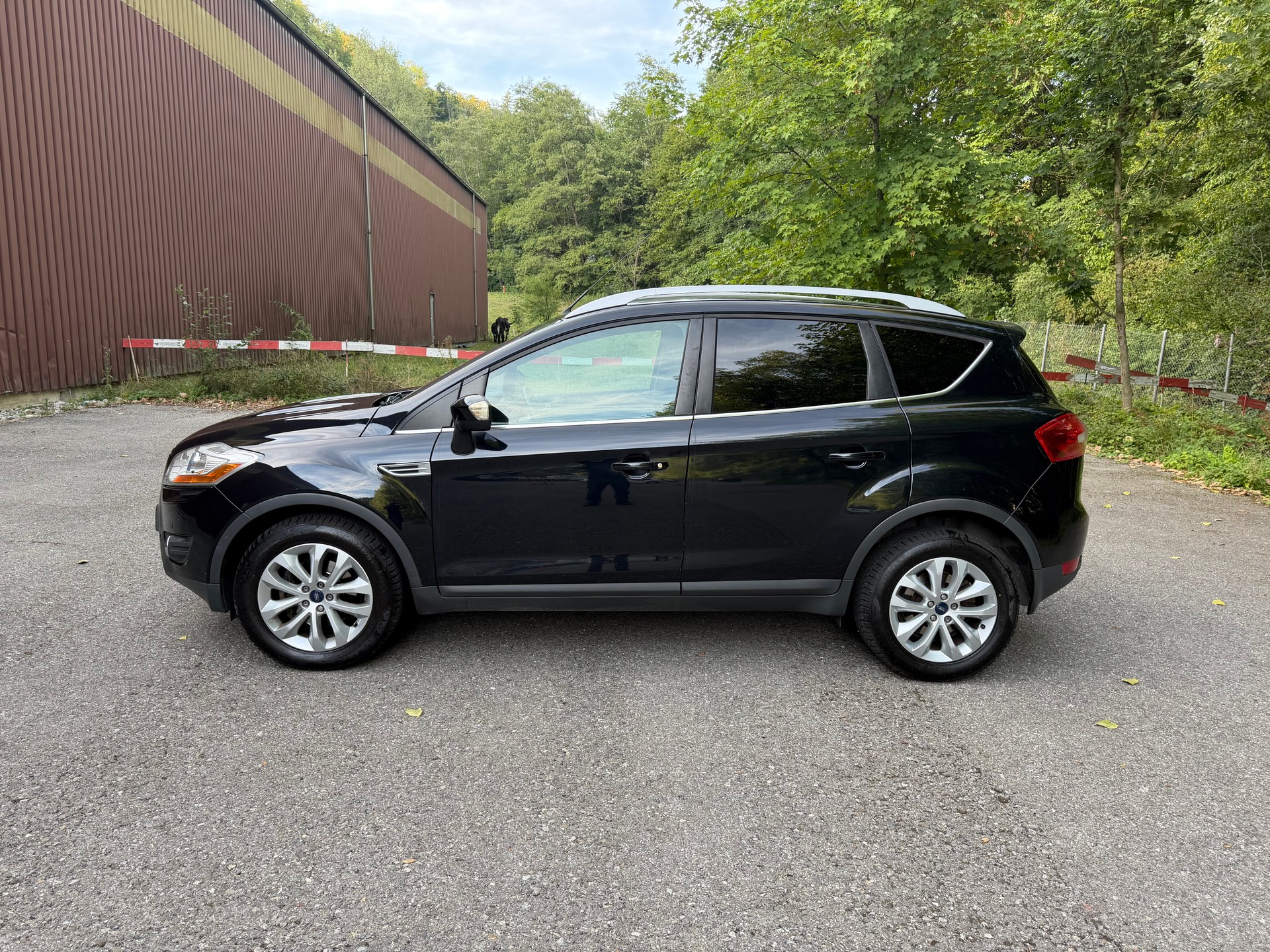 FORD Kuga 2.0 TDCi Titanium 4WD PowerShift-image-2