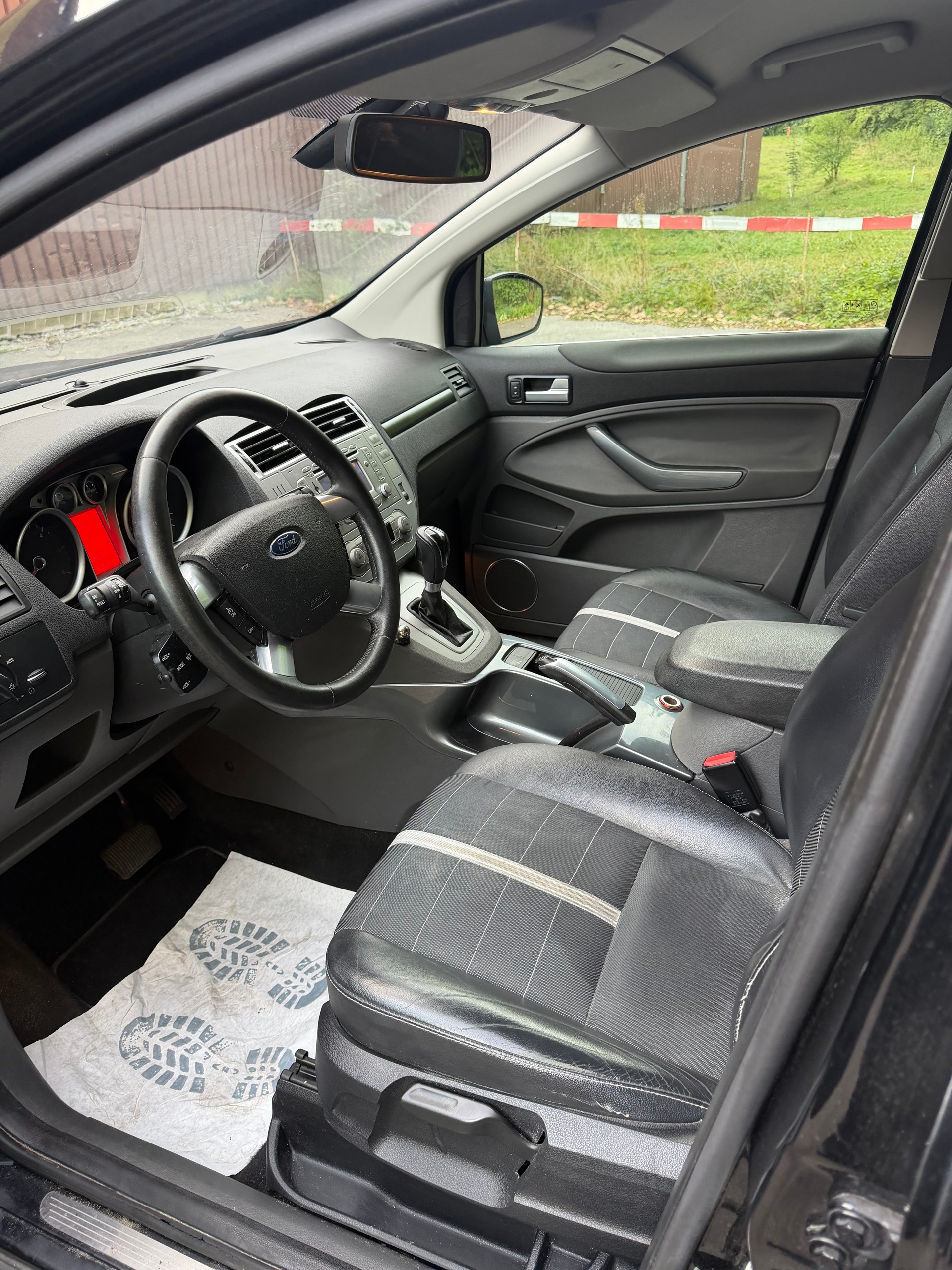 FORD Kuga 2.0 TDCi Titanium 4WD PowerShift-image-8