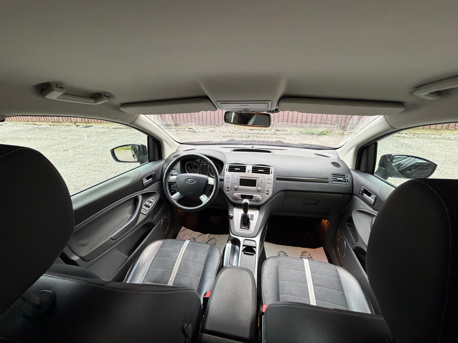FORD Kuga 2.0 TDCi Titanium 4WD PowerShift-image-9