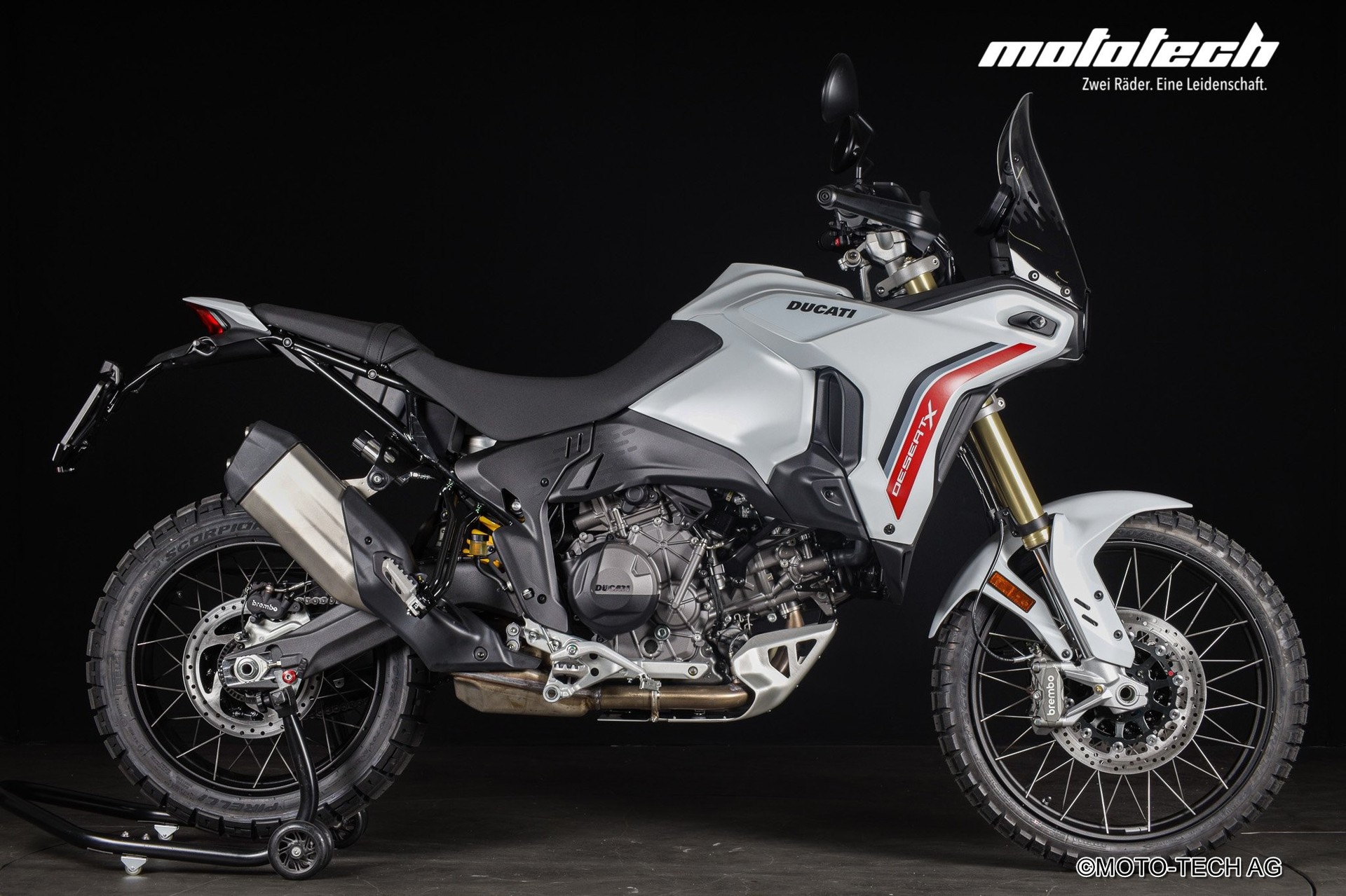DUCATI Desert X V2 (35/81kW)-showroom-element-1