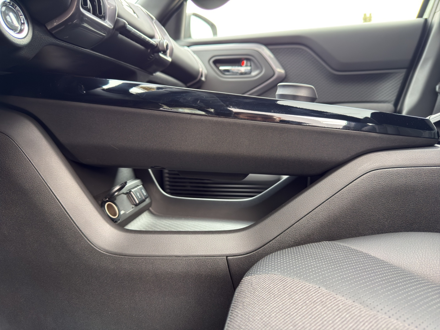TOYOTA Urban Cruiser Premium AWD-image-17