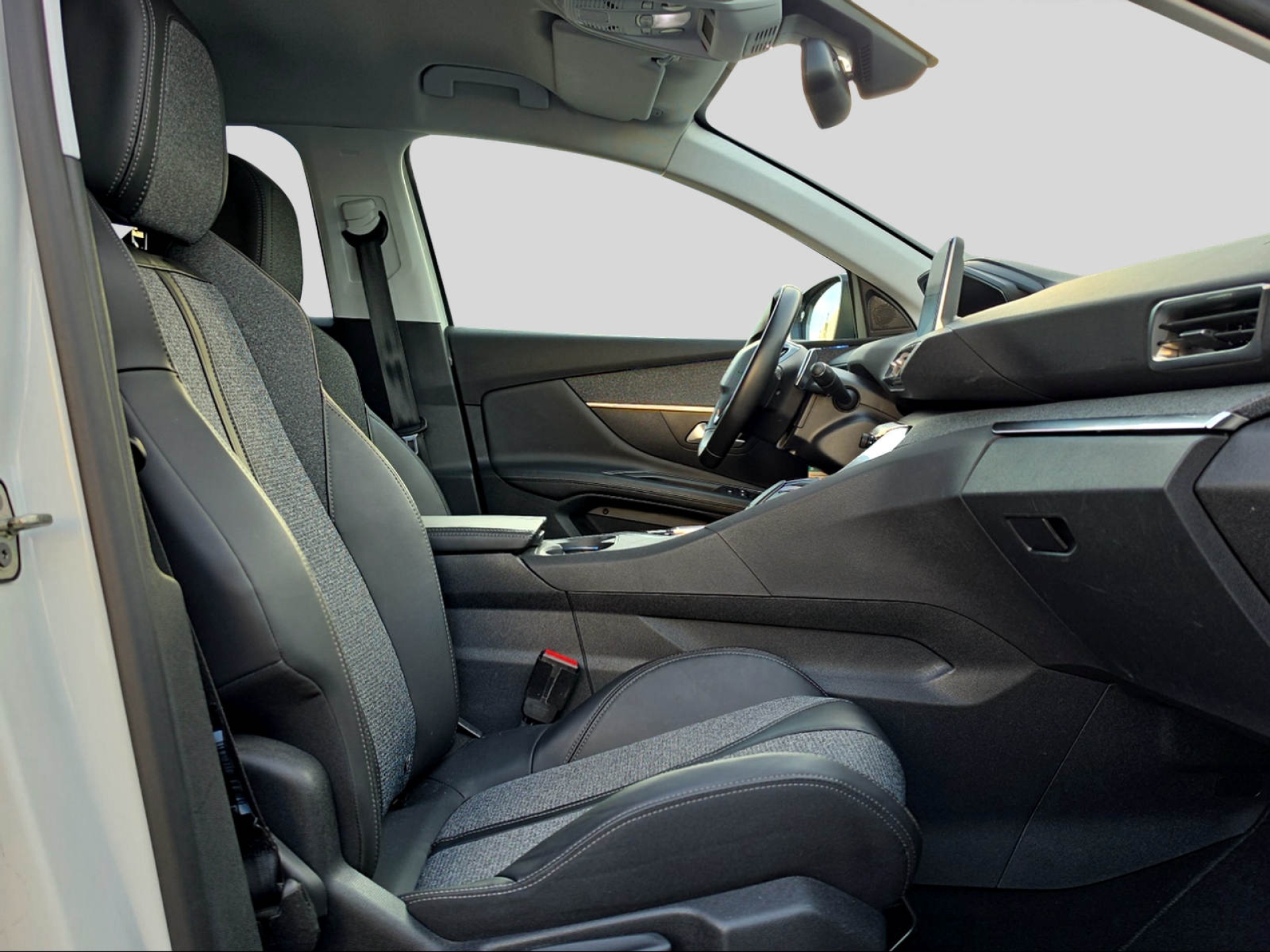 PEUGEOT 3008-image-9