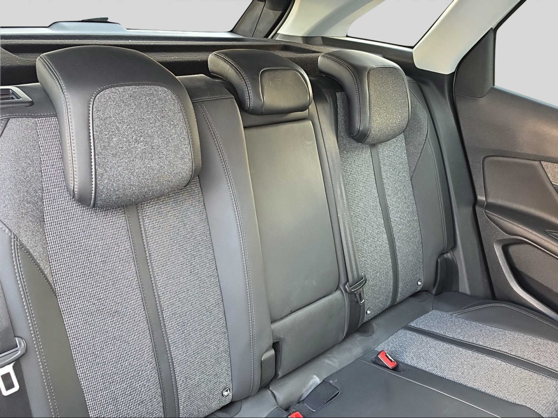 PEUGEOT 3008-image-10