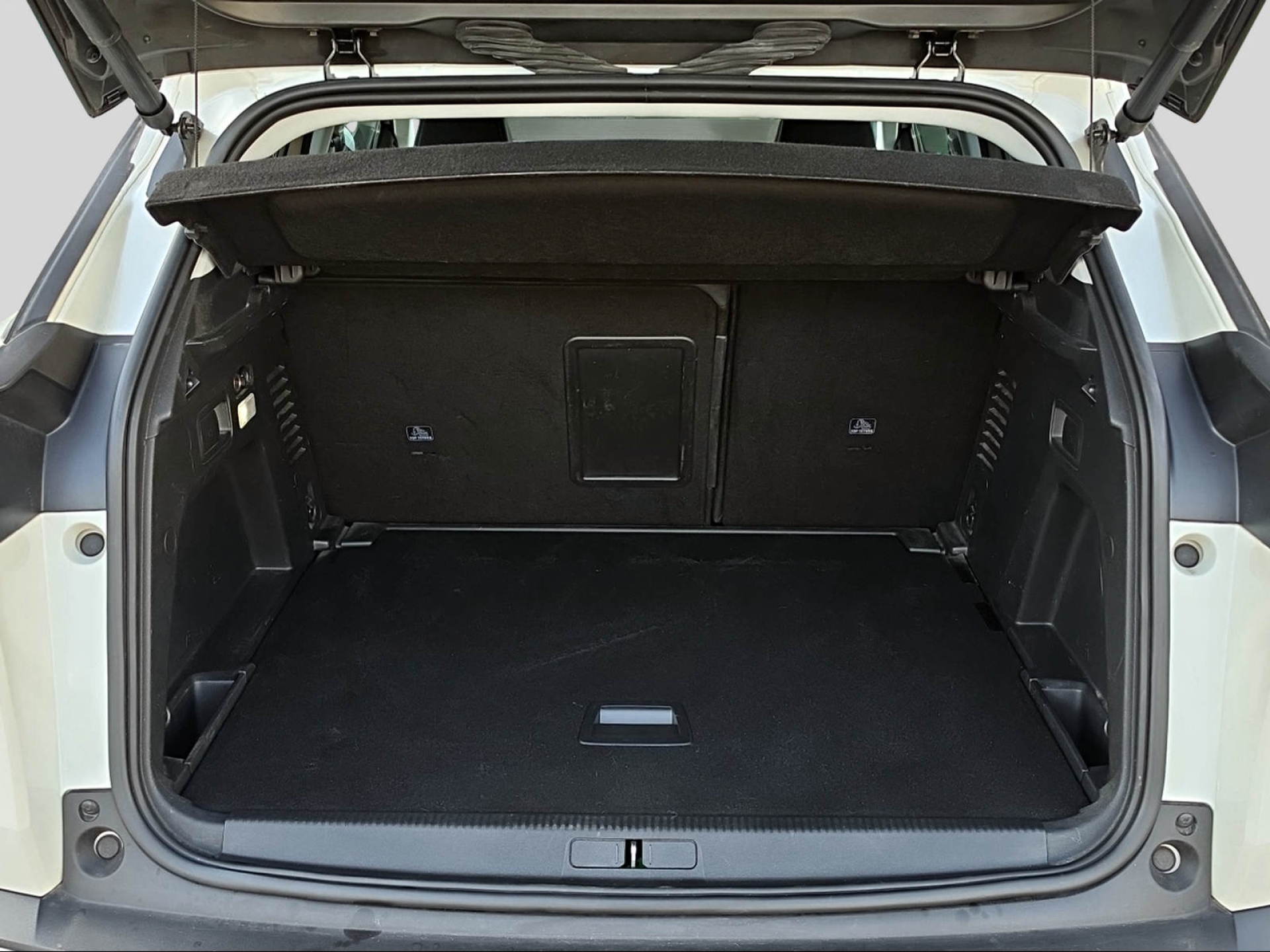 PEUGEOT 3008-image-11