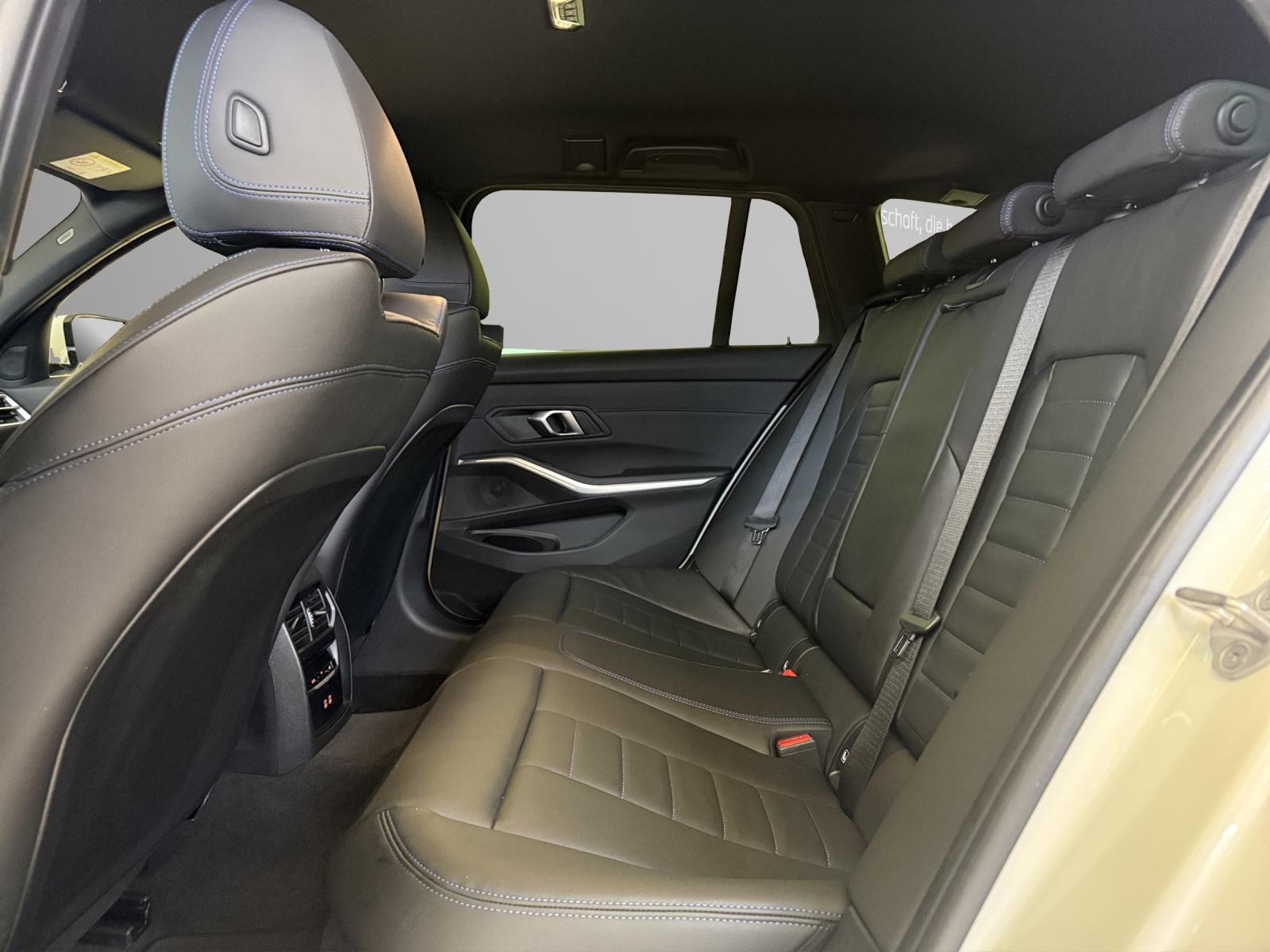 BMW Touring 320d xDrive M-SportPaket-image-19