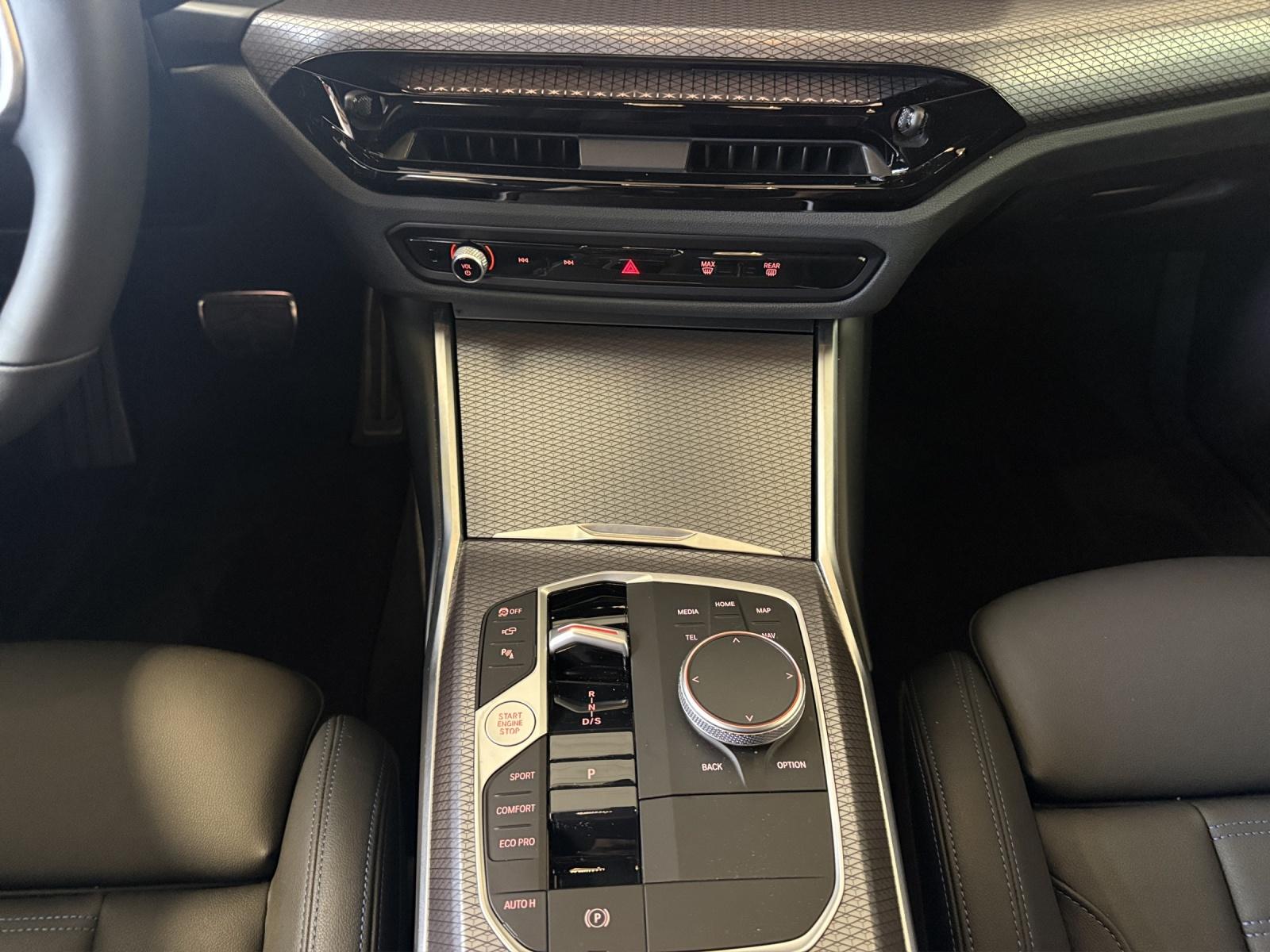 BMW Touring 320d xDrive M-SportPaket-image-15