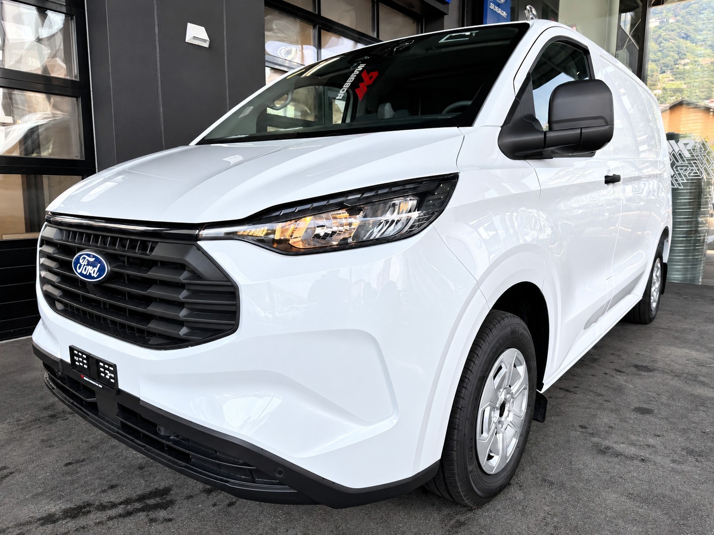 FORD Transit Custom Van PHEV 320 L1H1 Trend Automat-image-4