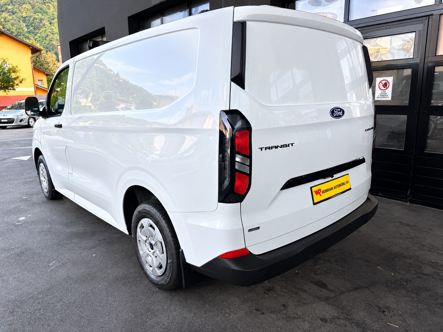 FORD Transit Custom Van PHEV 320 L1H1 Trend Automat-image-5