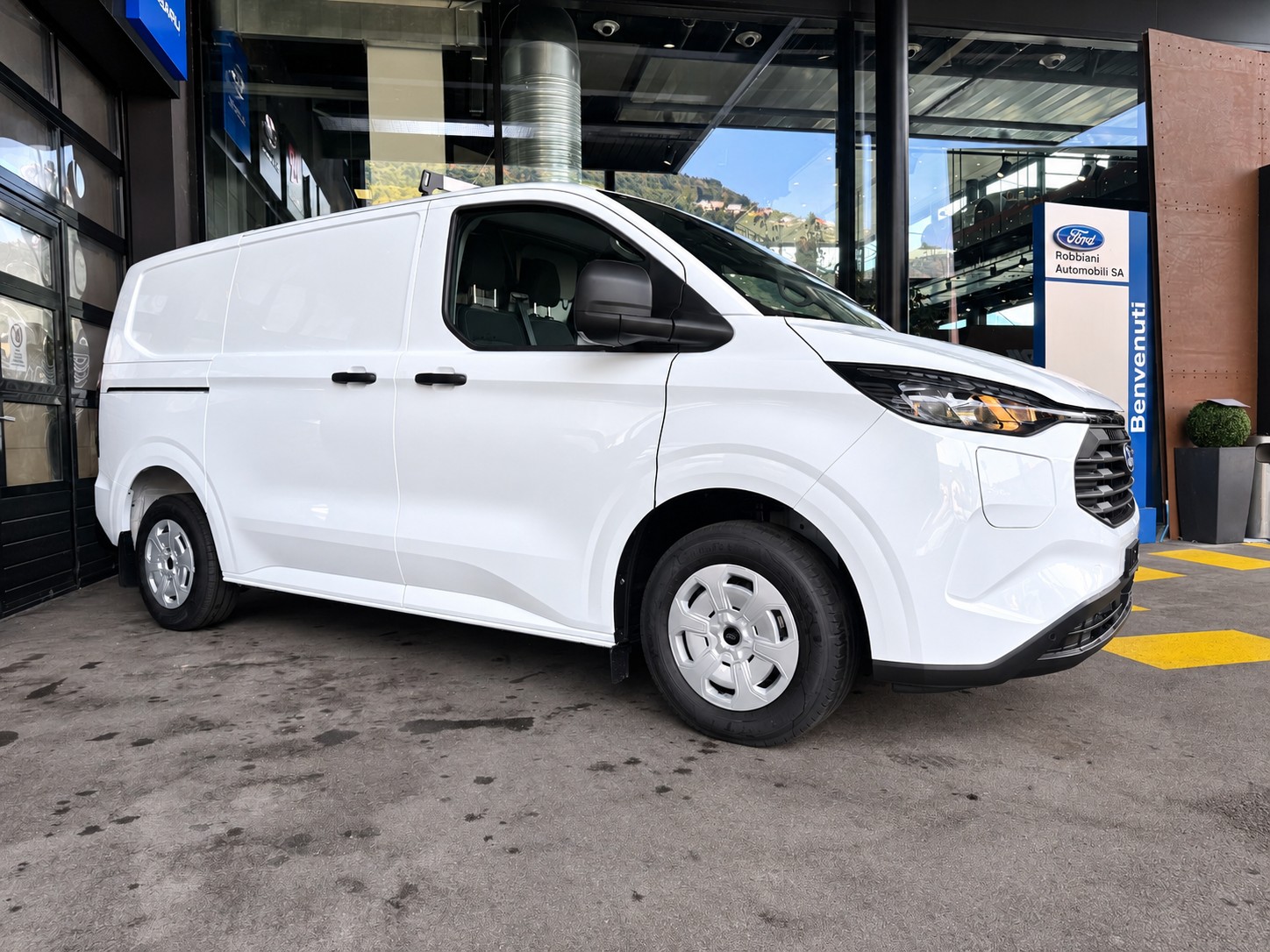 FORD Transit Custom Van PHEV 320 L1H1 Trend Automat-image-2