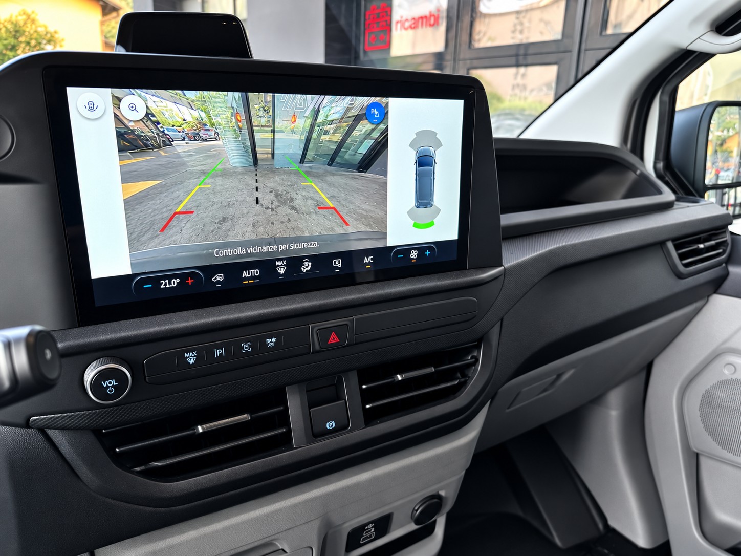 FORD Transit Custom Van PHEV 320 L1H1 Trend Automat-image-12